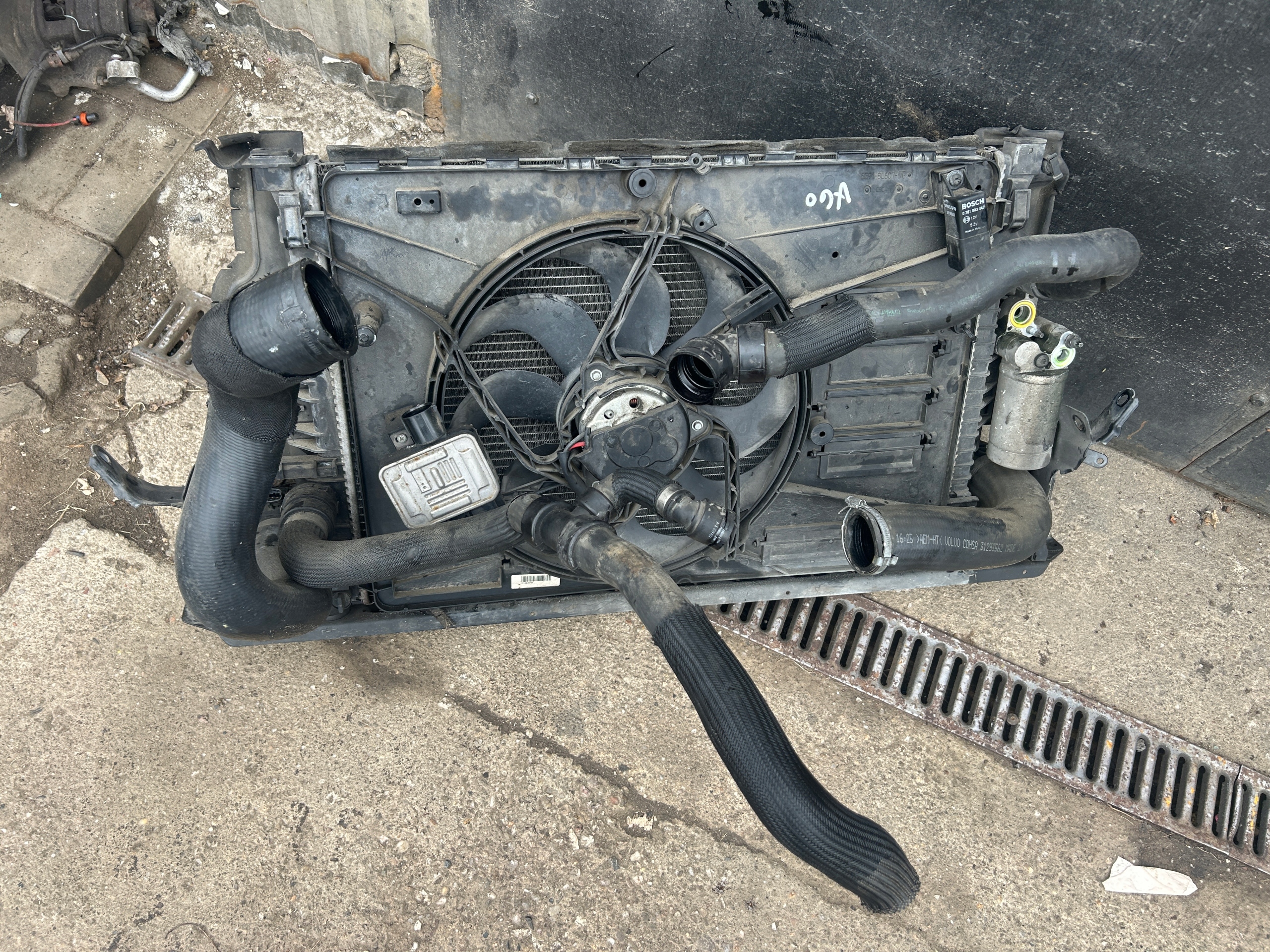 VOLVO V60 2,0 D 10-13 ROK radiator