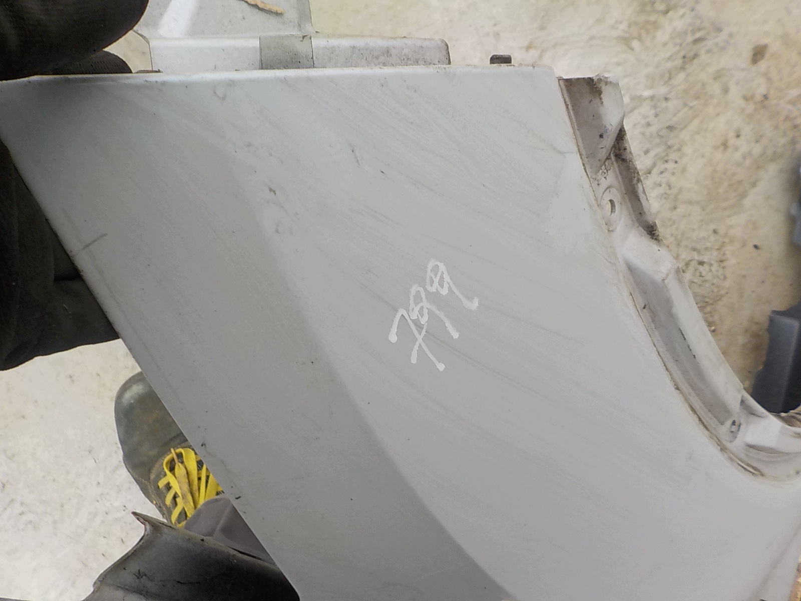 799 FORD KUGA and fender right front front
