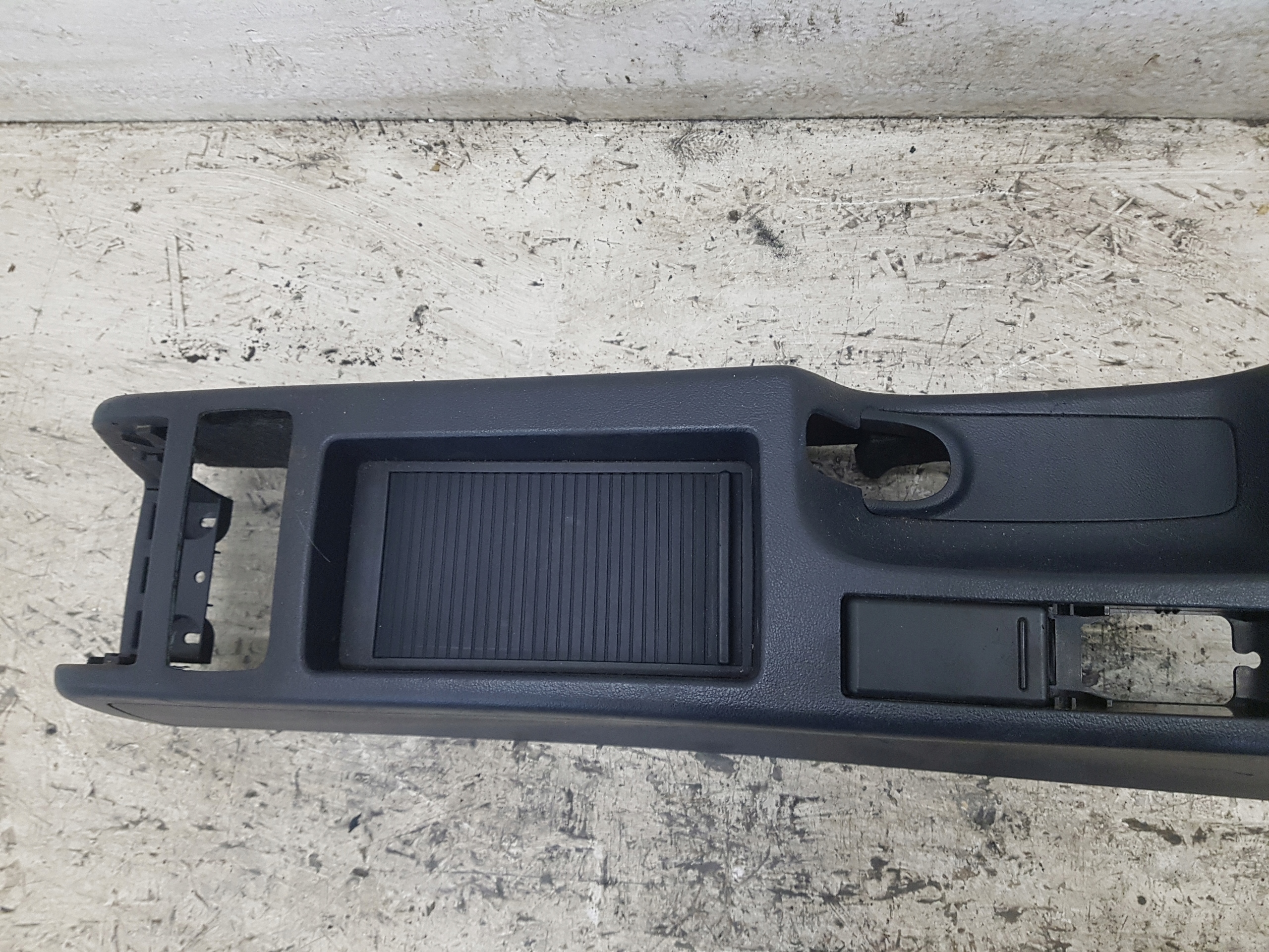 тунель середина Audi A3 8P 1.9tdi 8P1863244