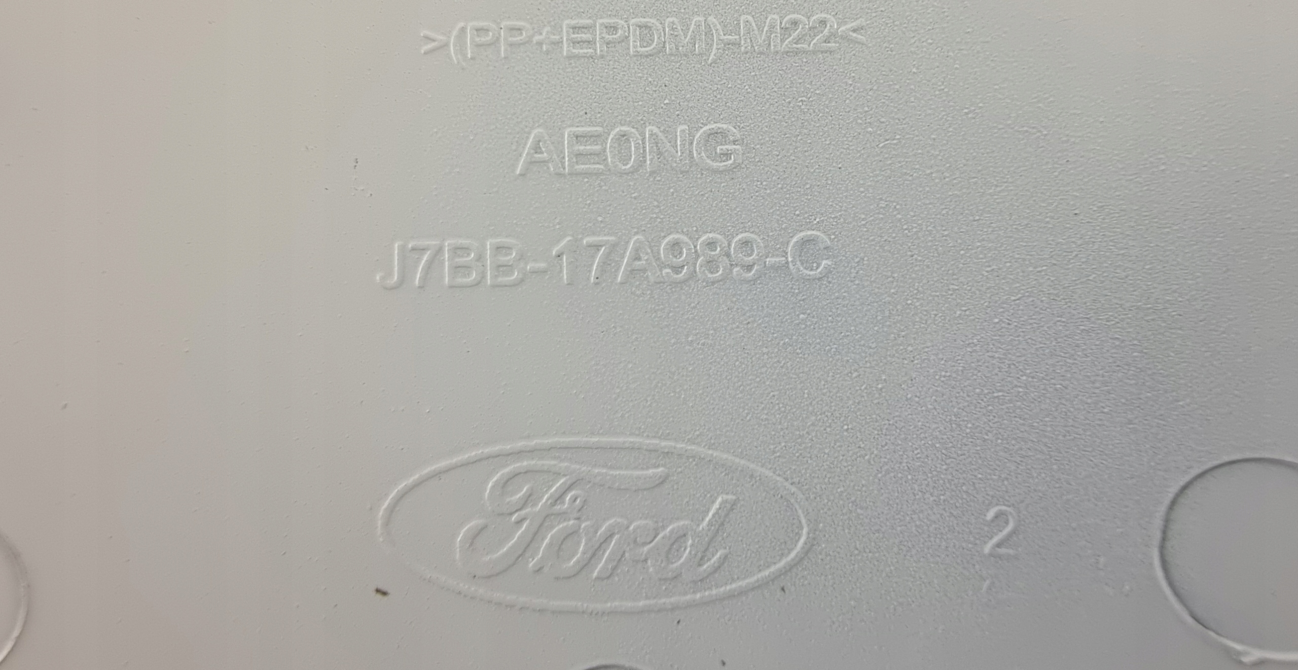 ZAŚLEPKA HAKA PRZÓD FORD KA 16- FORD OE _ 2232255 Producent części Ford OE