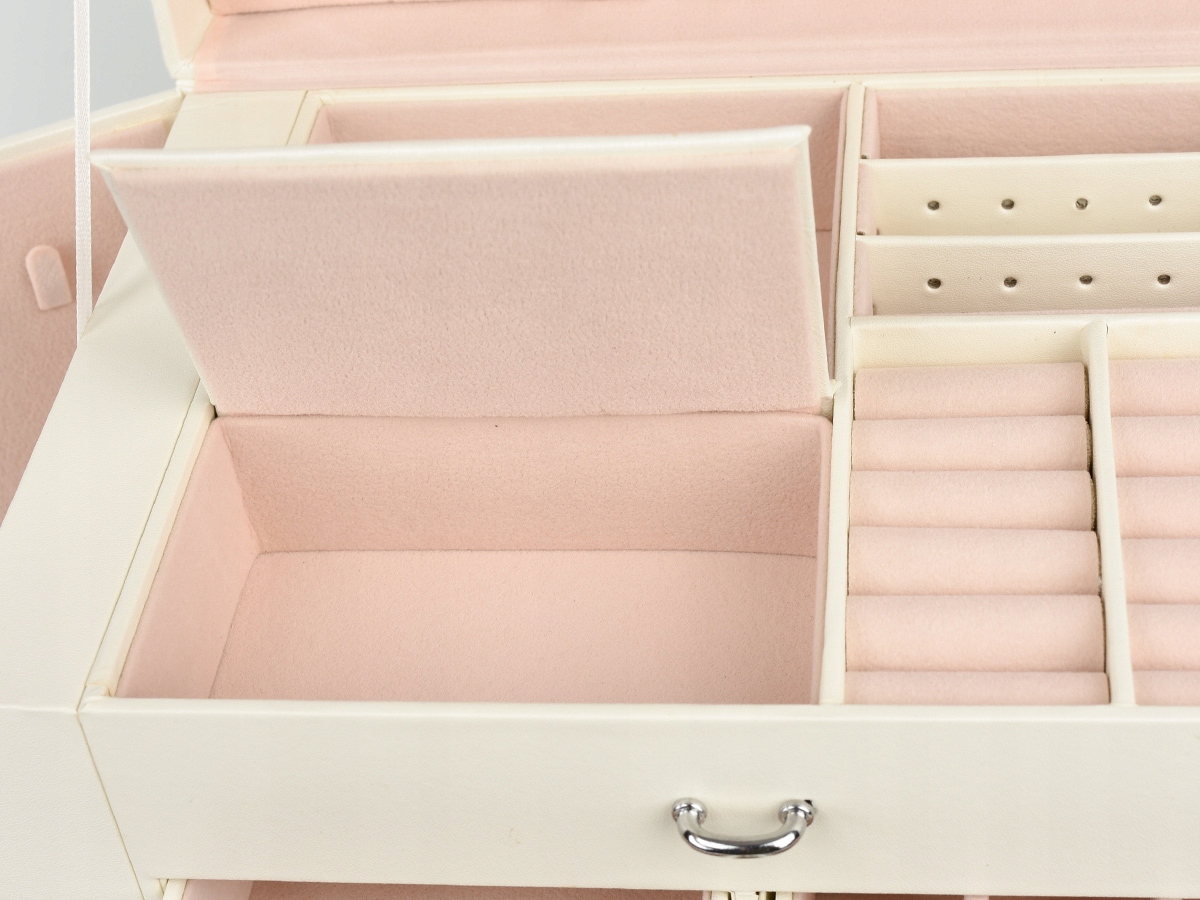 SZKATUŁKA KUFEREK KASETKA NA BIŻUTERIĘ KOLCZYKI Model F20-B