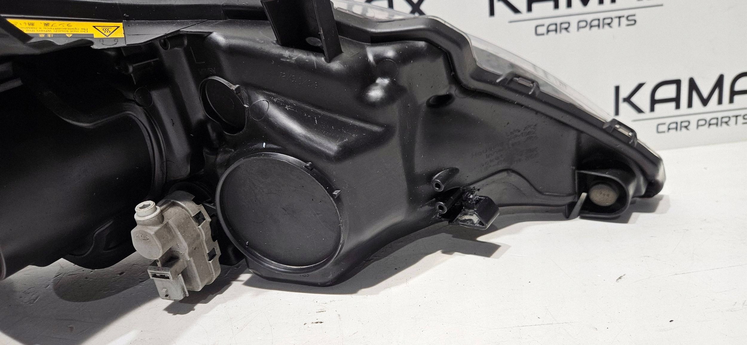 Reflektor left side Toyota Verso 811500F181