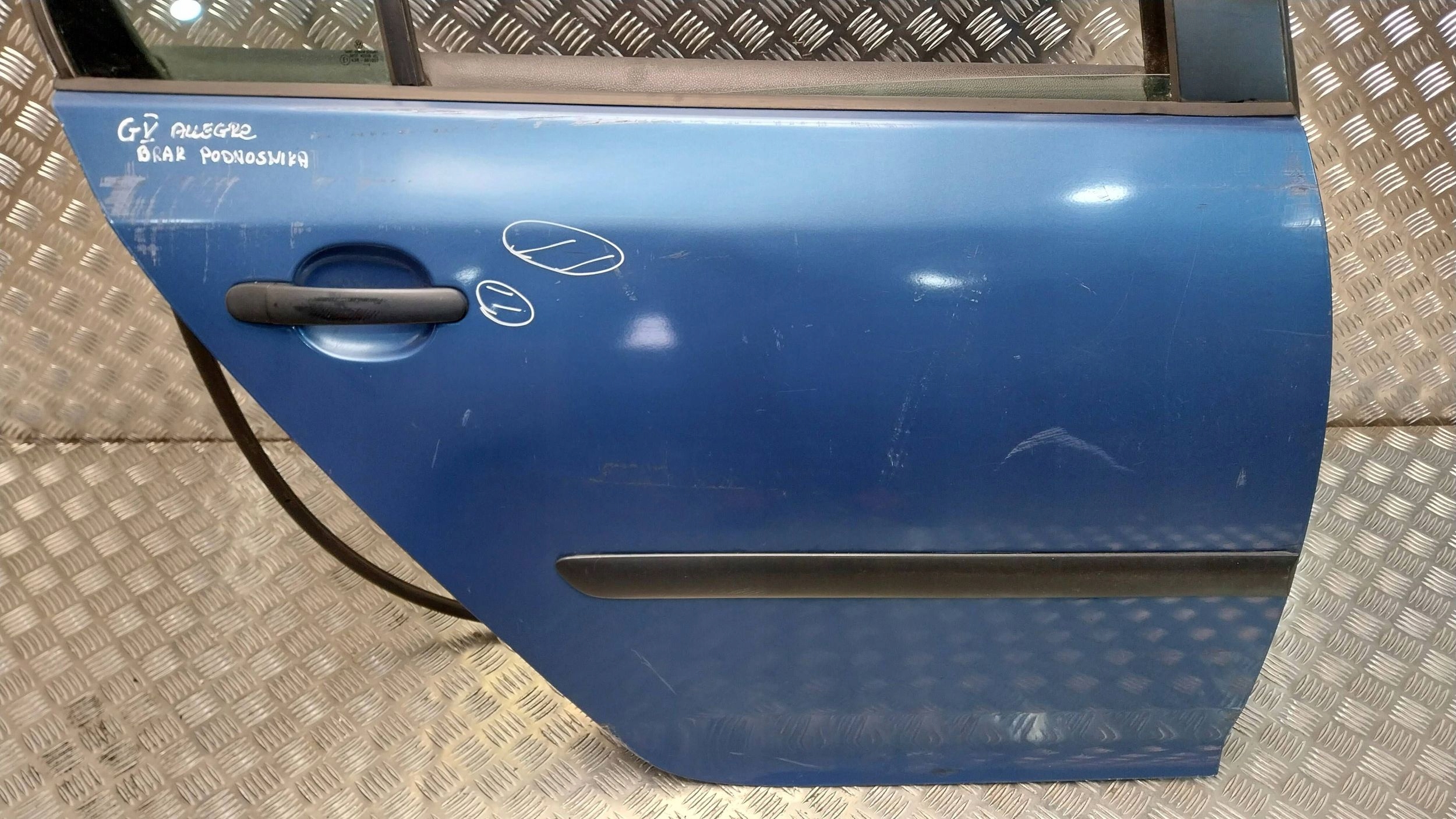 Portière Arrière Droit VW GOLF V HATCHBACK 03