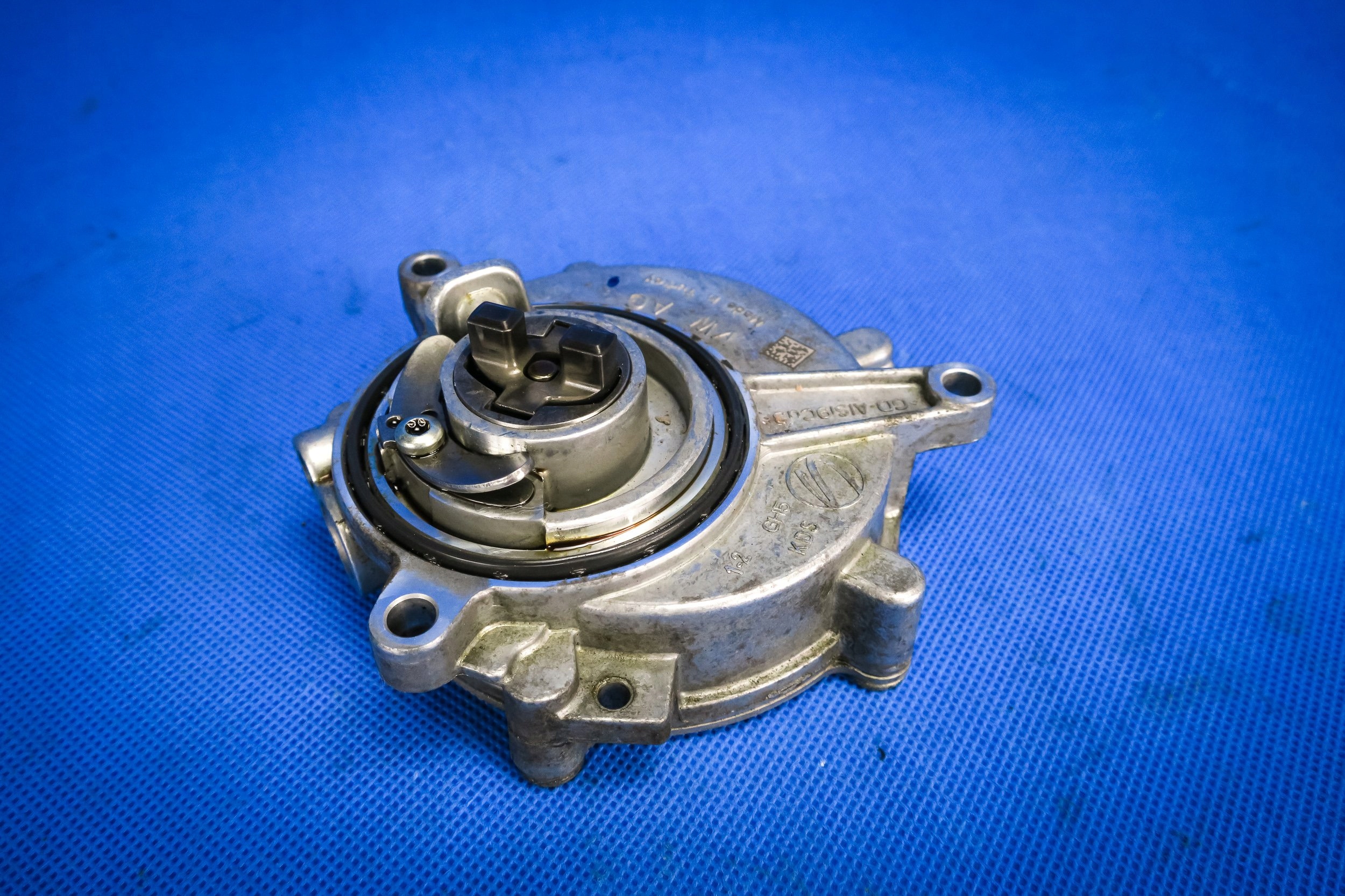 pump vacual Audi S4 S5 8W SQ5 06M145100K