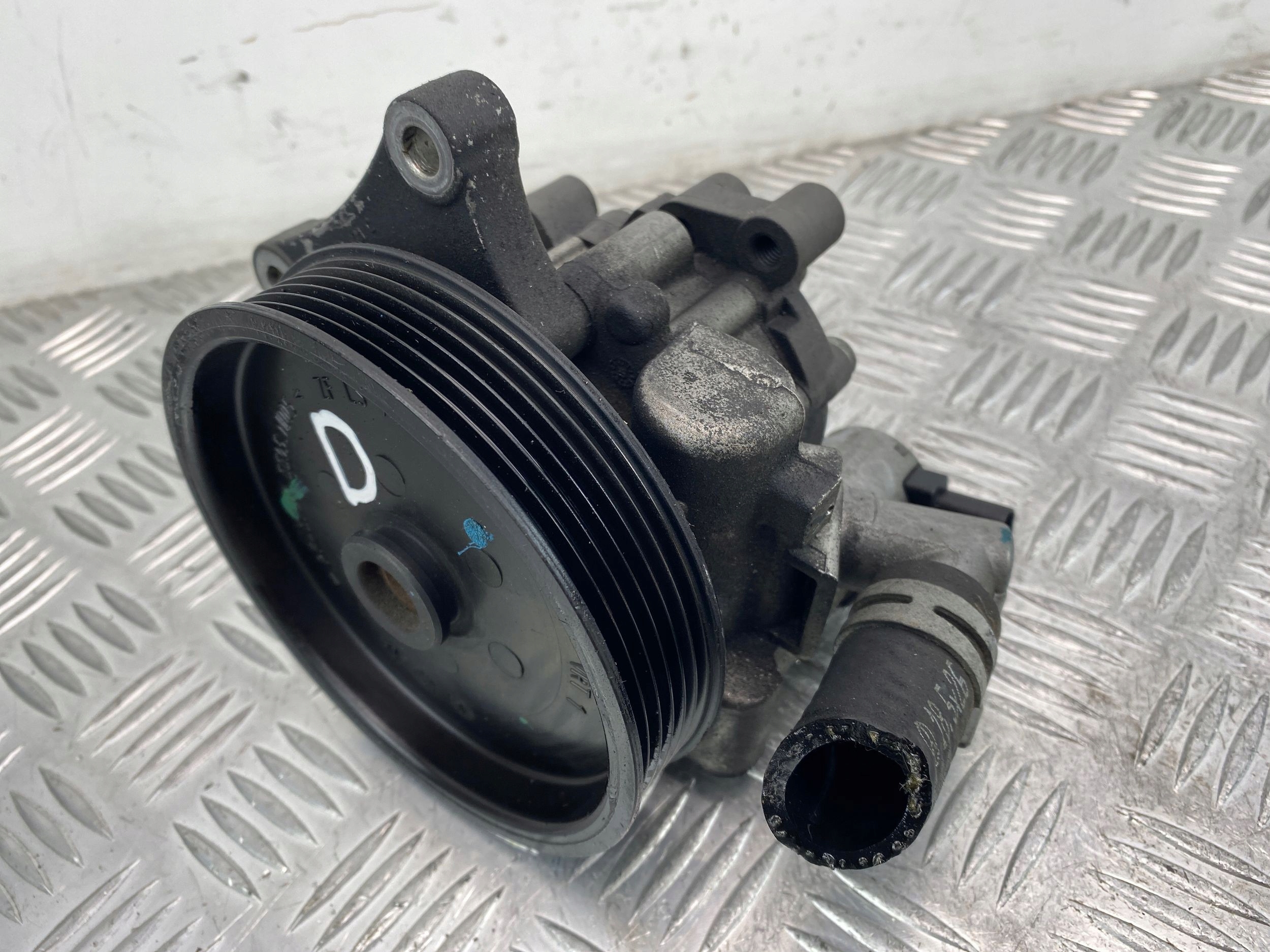 Mercedes C200 W204 1.8 Pompa servosterzo A0064667601