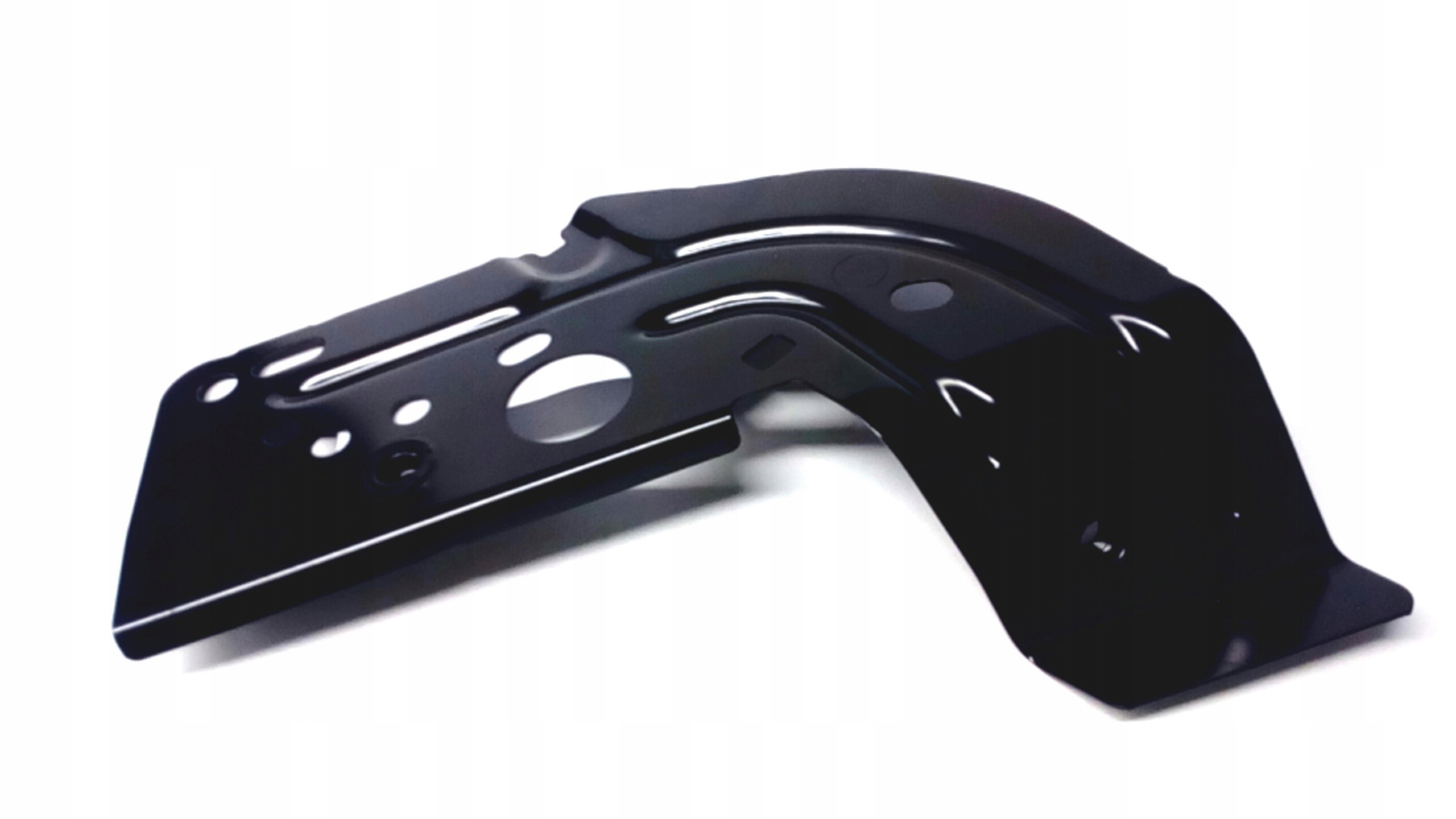 VOLVO XC90 II lewy wspornik tylnego pasa scianki 31416424