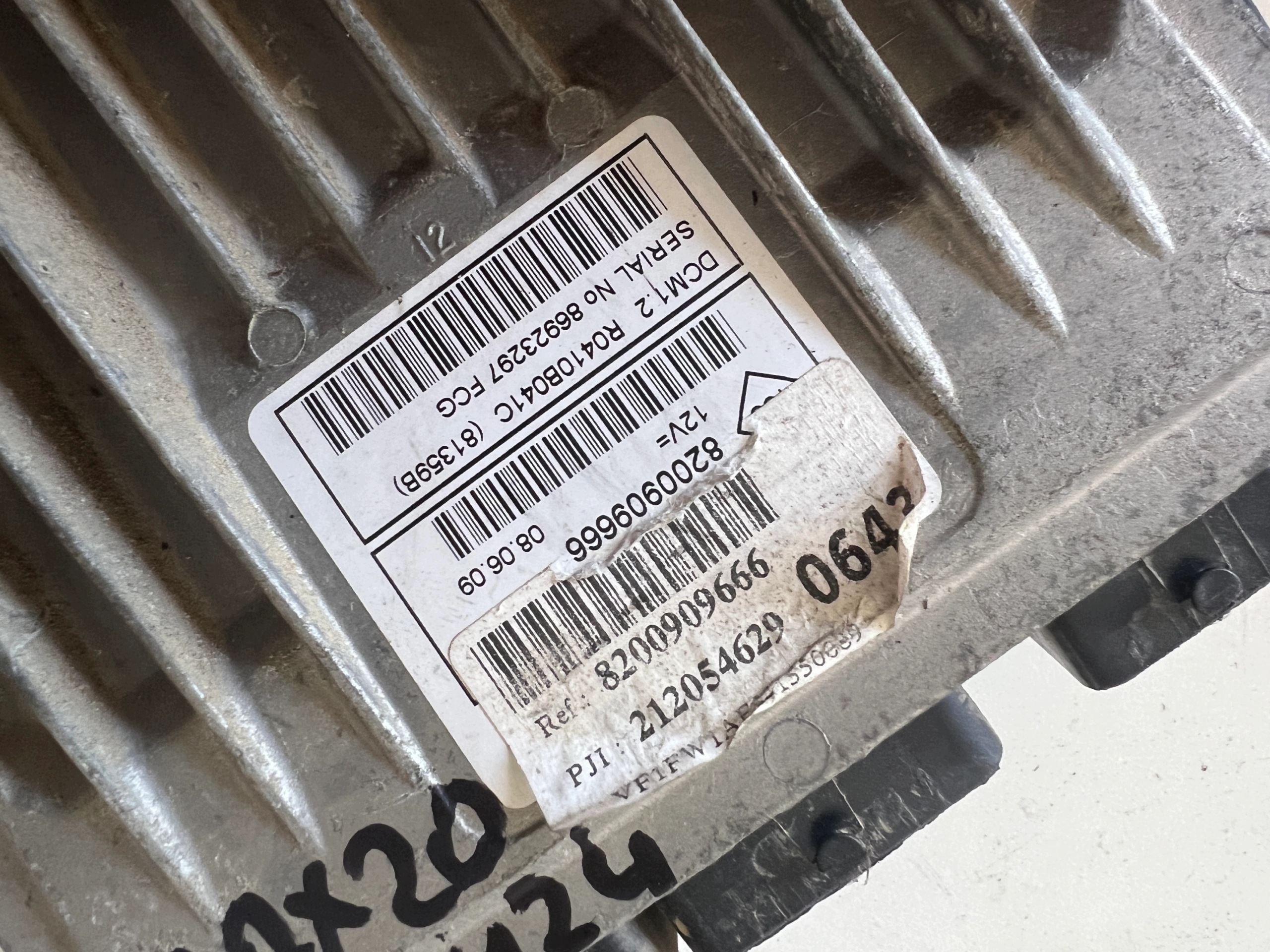RENAULT KANGOO 8200909666 212054629 86923297 R0410B041C ECU computer ORYGIN