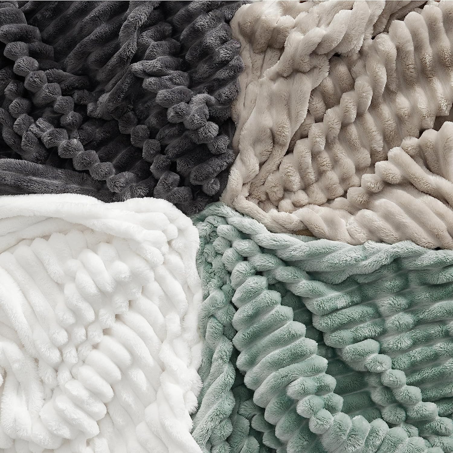 KOC NARZUTA PLED Wytłaczany KOLORY MIĘKKI 160x200 Materiał wykonania mikrofibra