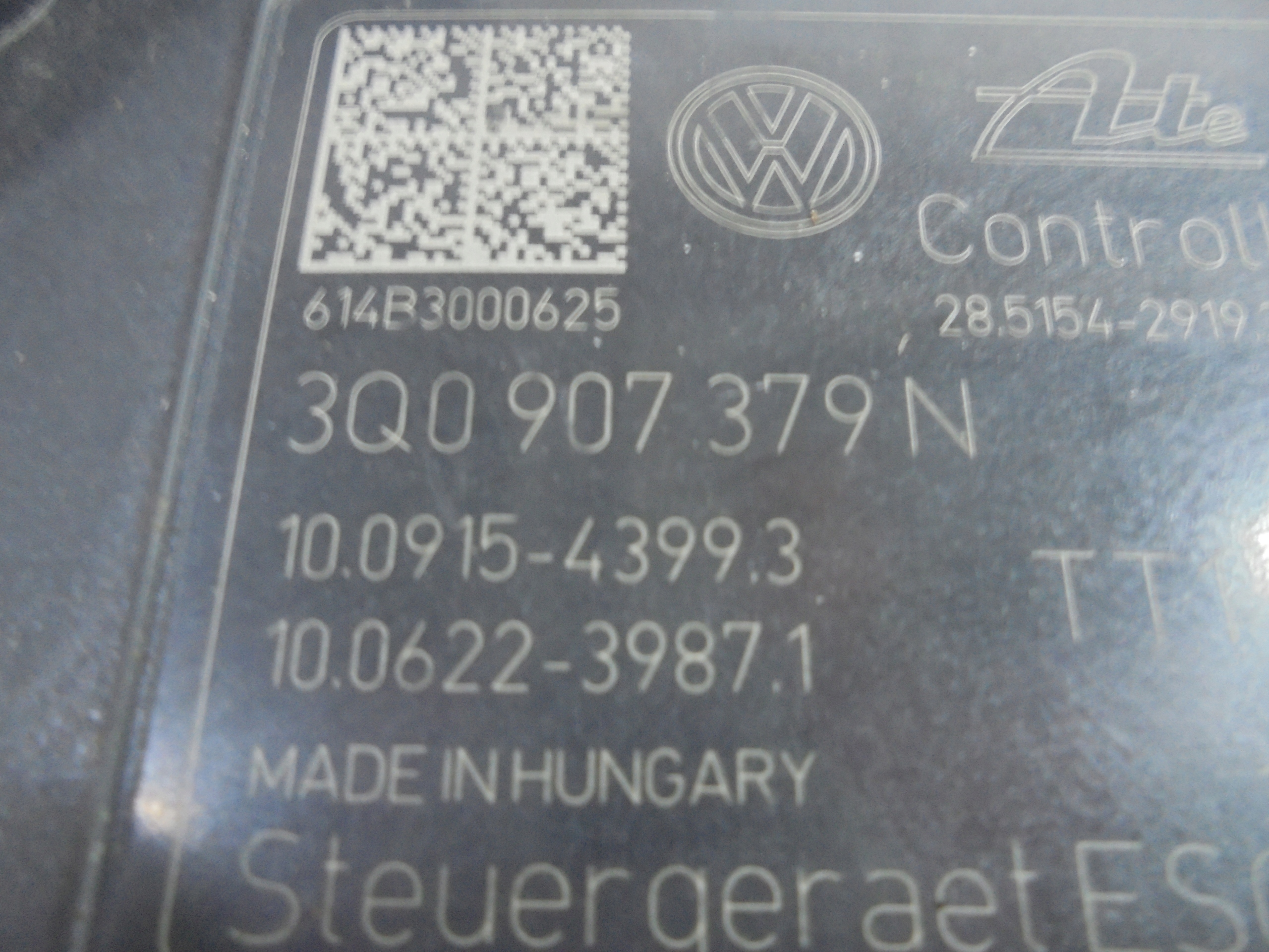VW PASSAT B8 GOLF VII SUPERB pump control unit ABS