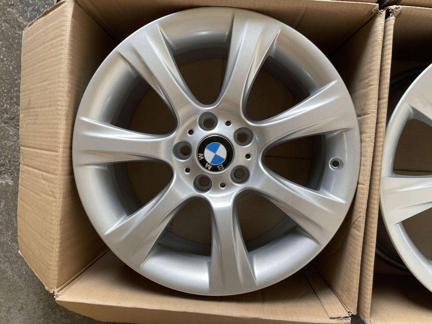 Oryginalne Felgi 18cali BMW F10 F11 F12 F30 F32 Rim diameter 18