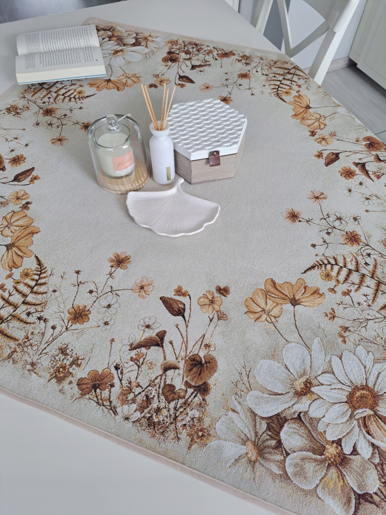 Ubrus 100x100 cm V103 květiny