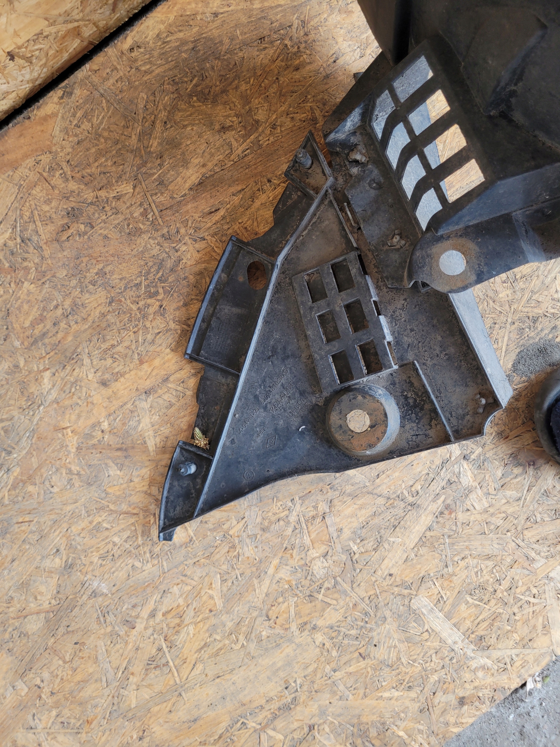 mudguard front front right DACIA SANDERO II