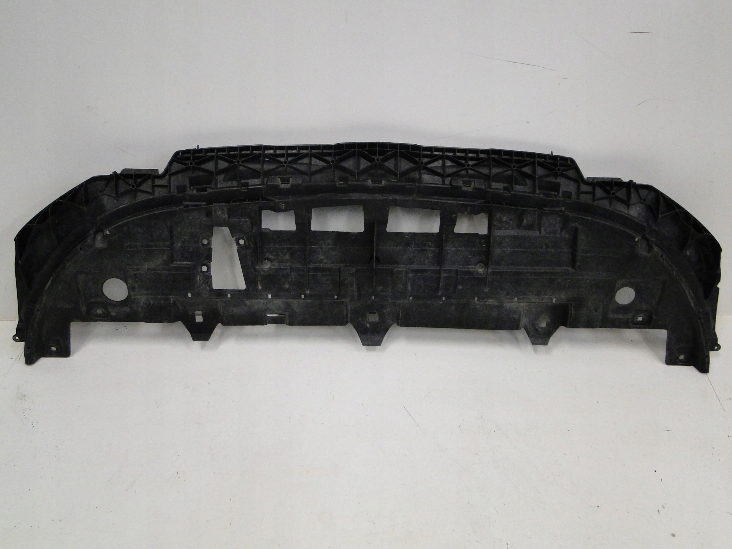 MERCEDES GLA X156 156 PRZED LIFTEM OSŁONA POD ZDERZAK PRZEDNI 4MATIC AMG Producent części Mercedes-Benz OE