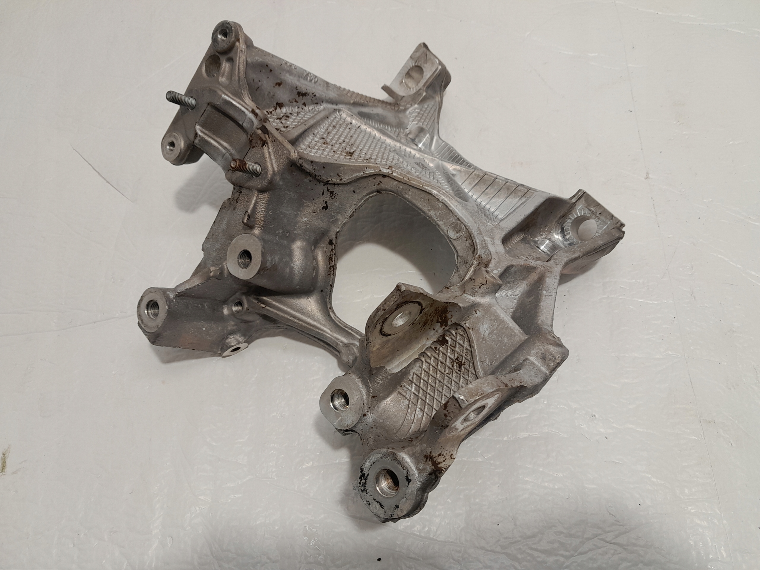 AUDI A4 B9 LIFT support holder of the engine left front 8W0399295E