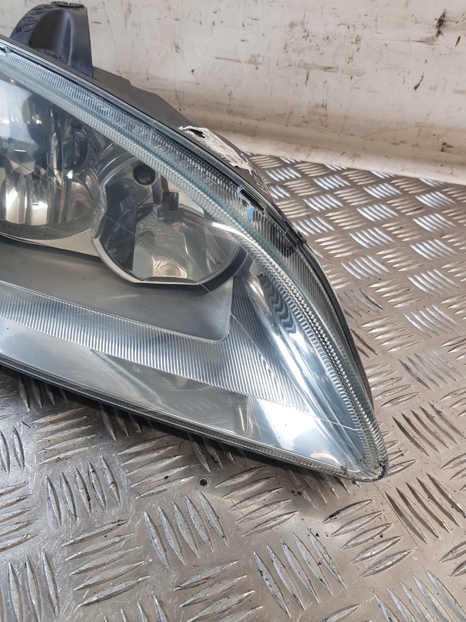 light right front 4M5113W029AD FORD C-MAX and 04R- EUROPA