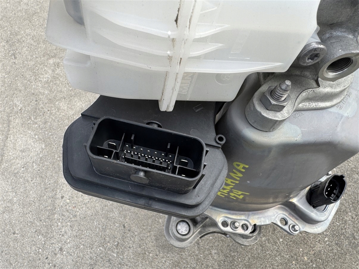 сервопривод + насос ABS 1.6 E-TECH 0265957289 renault ARKANA 19-25R