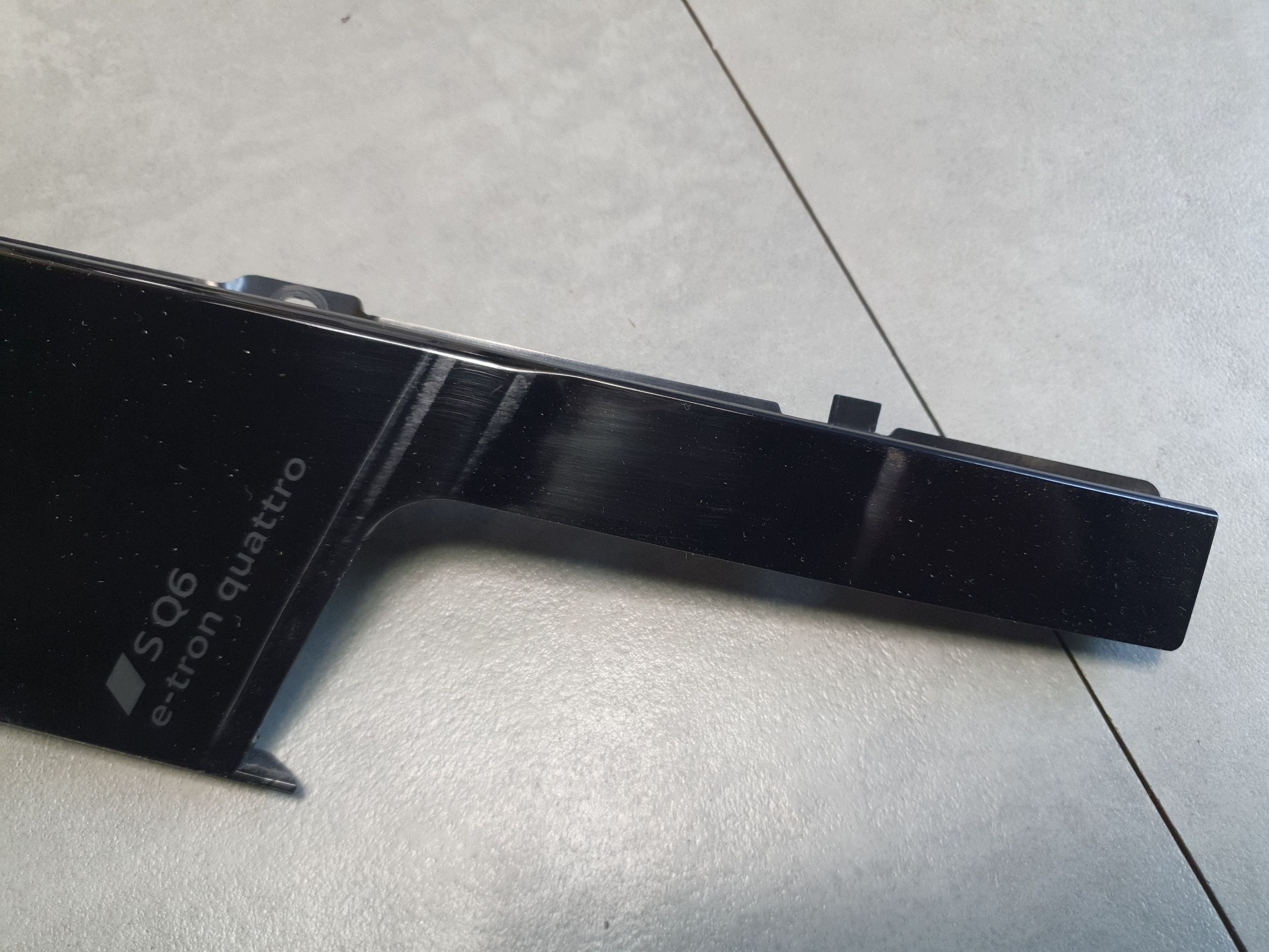 Audi SQ6 e-tron moulding door front right front 85H837902