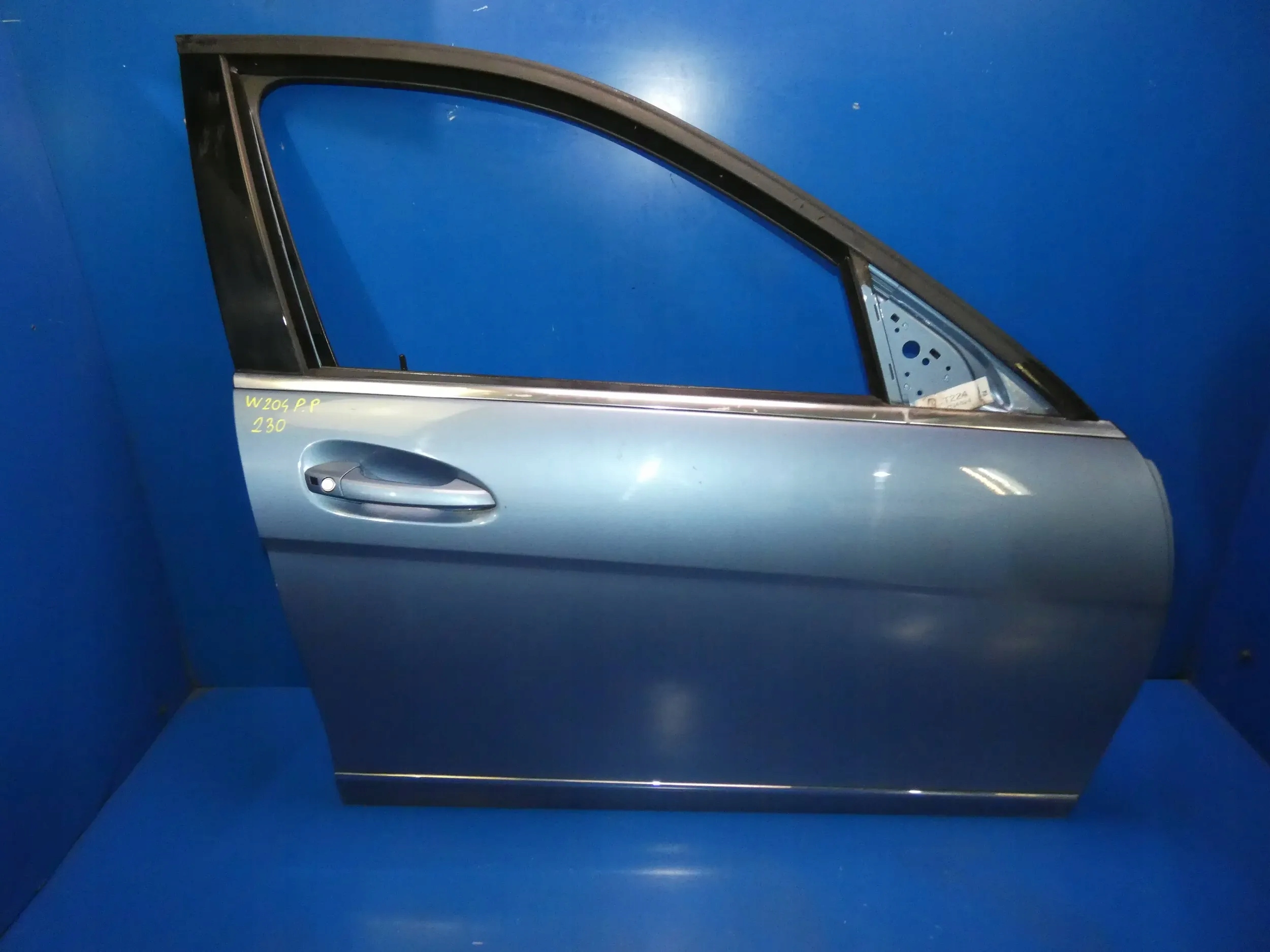 Mercedes C KLASA W204 dveře pravý předek