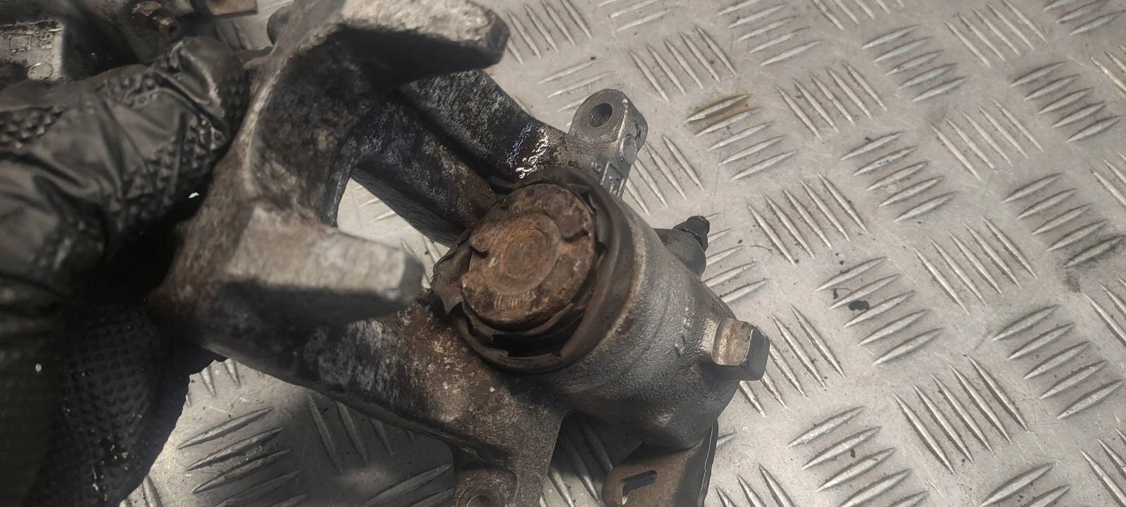 caliper brake rear part VOLKSWAGEN GOLF IV