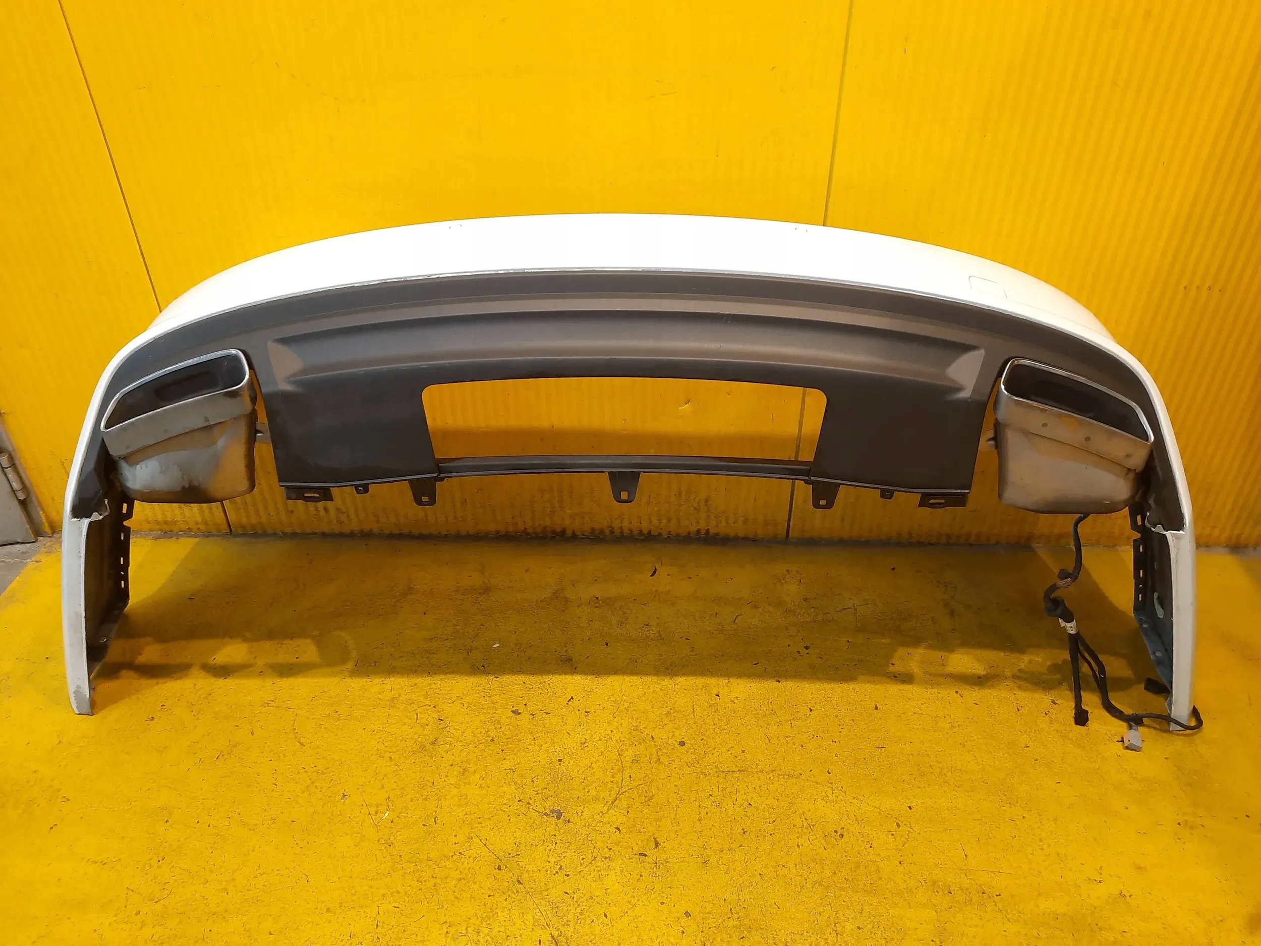 Audi A7 C7 4G LIFT ZDERZAK TYŁ TYLNY 6 PDC LS9R Kolor biały