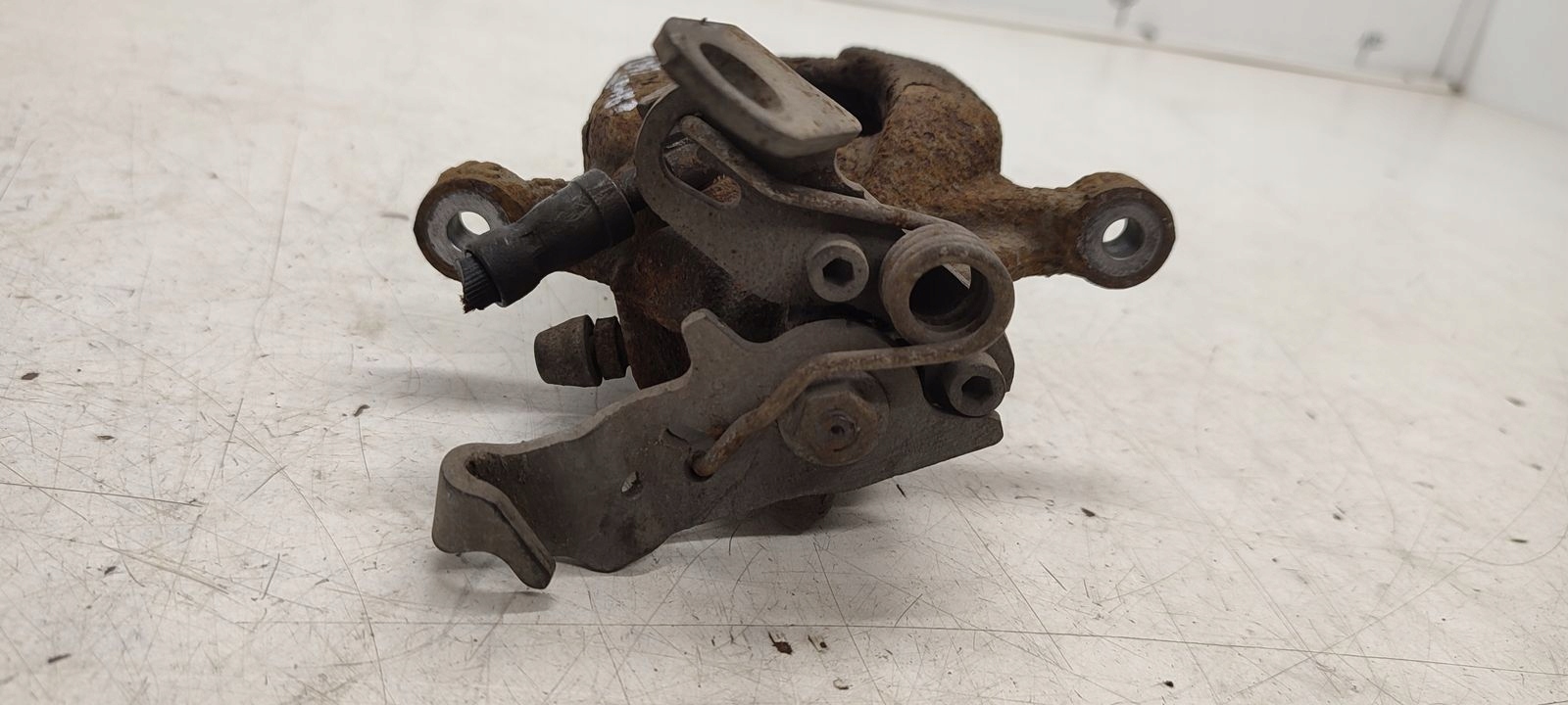 caliper rear part rear left VW Golf VI 1,6 TDI