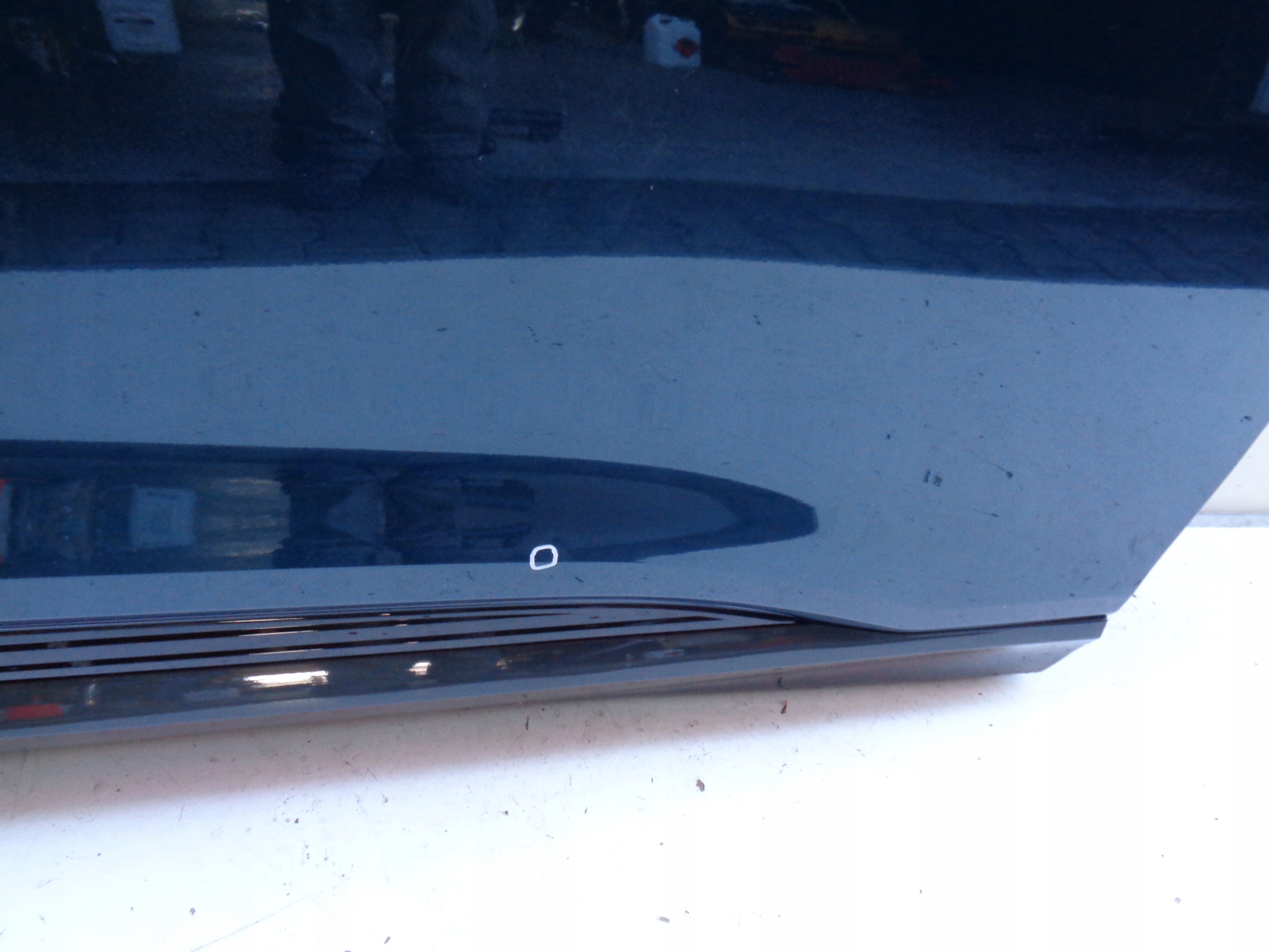 DRZWI PRAWE PRZEDNIE AUDI E TRON 4KE 19- NR 38947 G! Strona zabudowy przód - prawa