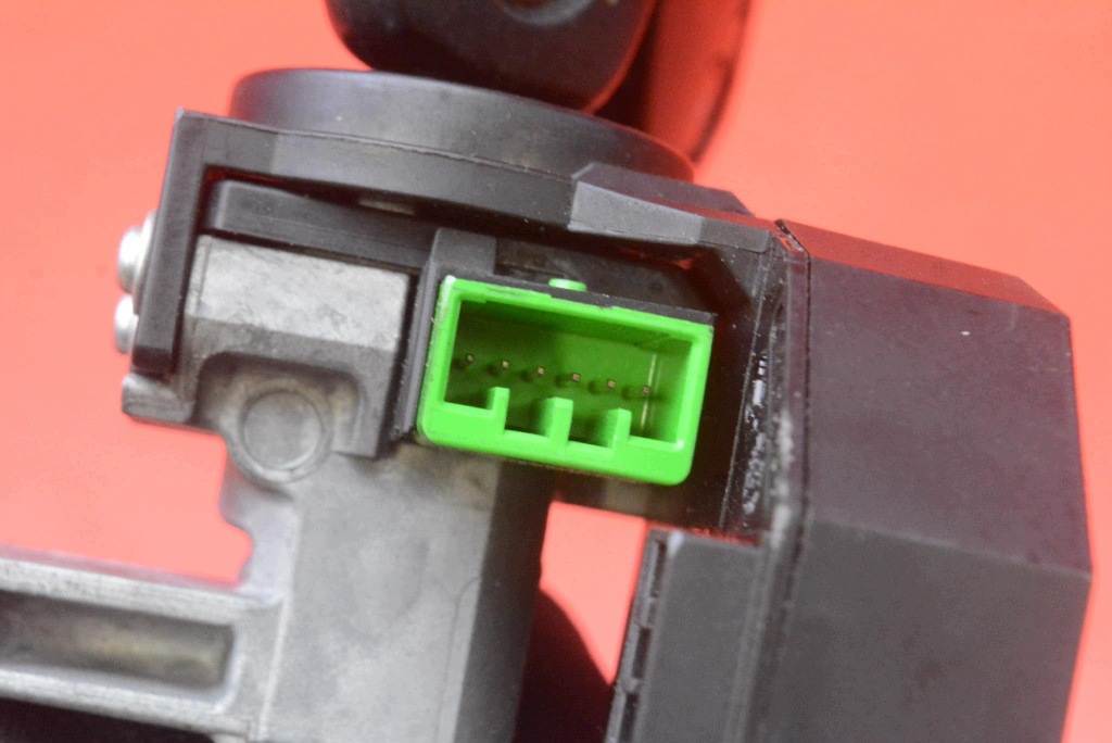 ignition key 39730-SNB-E010-M2 HONDA CIVIC 8 VIII 1.8 and-VTEC 140 KM 05