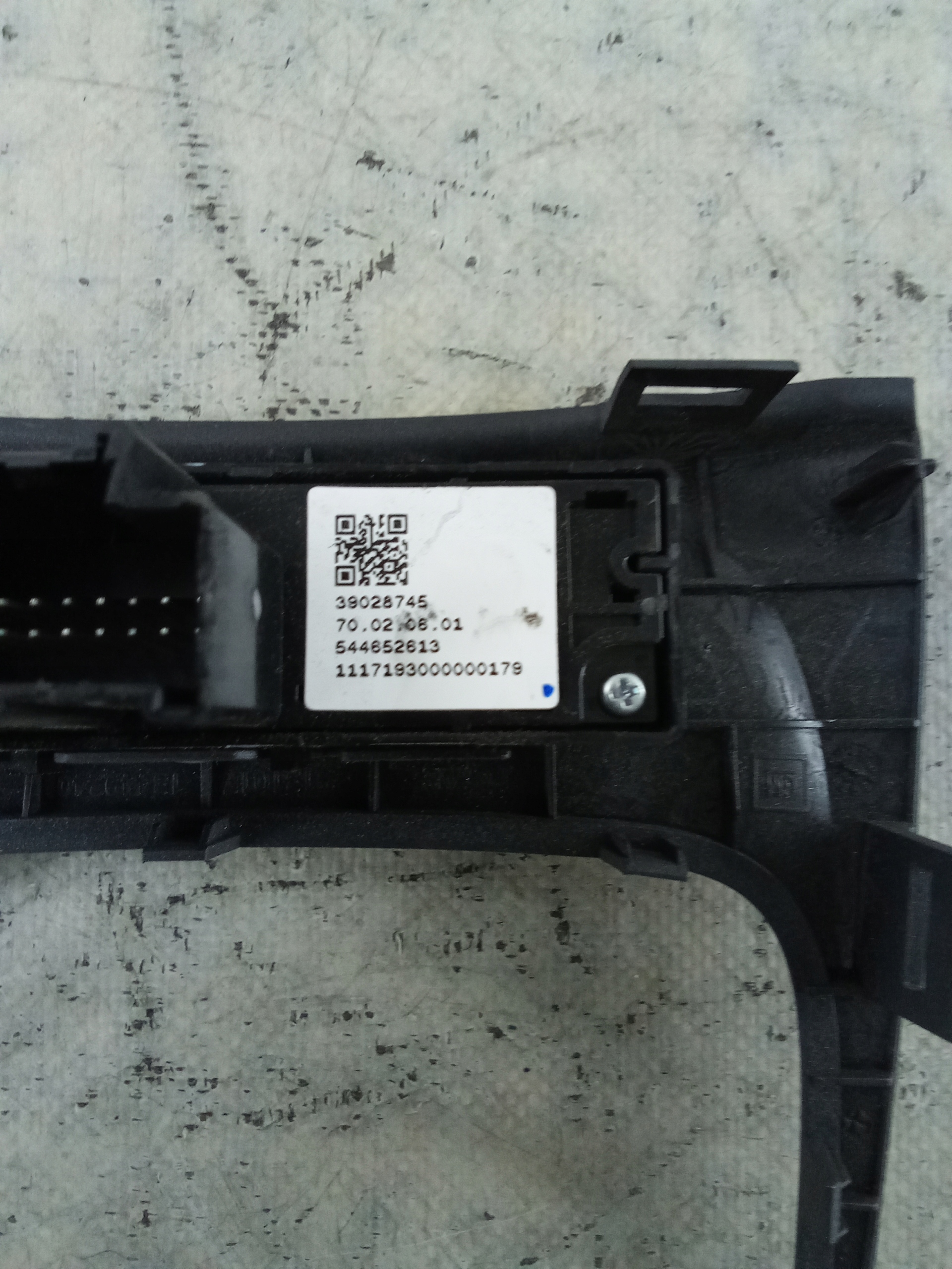 D892 рамка консоль средняя ASTRA K 39028745