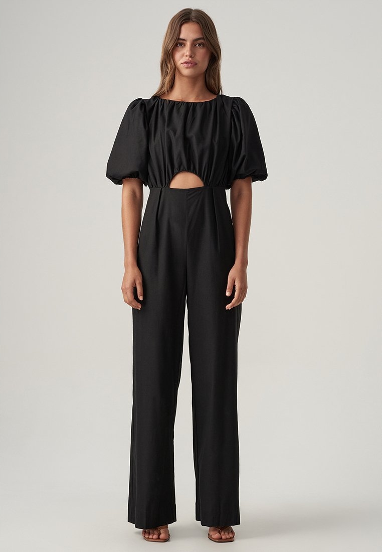 Kombinéza Maara s přídavkem lnu Bílá The Fated 42