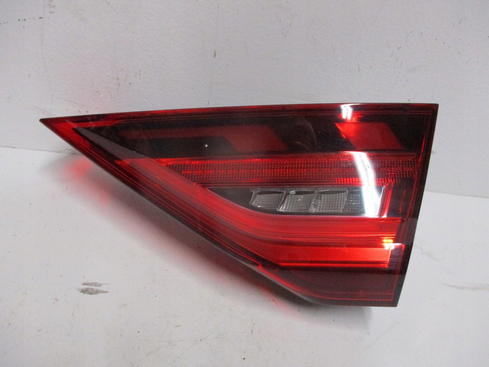 light AUDI A1 82A 82A945094B 82A945093B for the bonnet right left