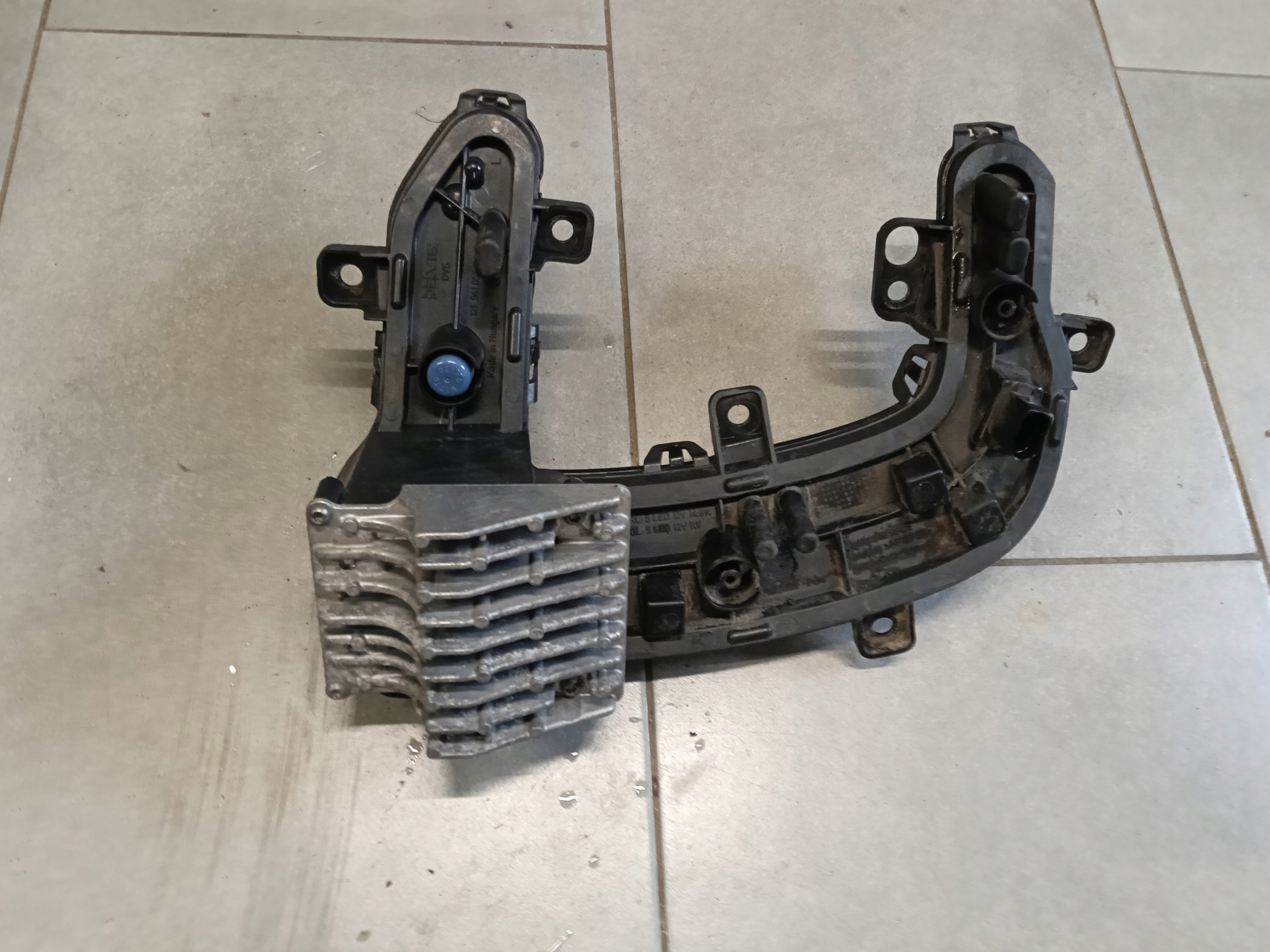 ГАЛОГЕН led vw UP e левый 12E941055E состояние