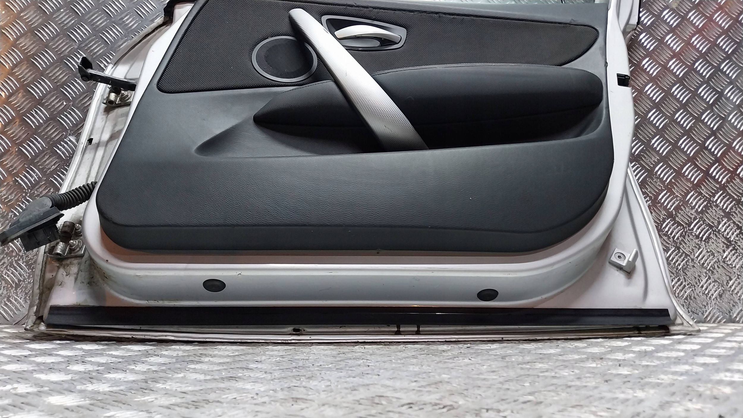 Tür vorne rechts BMW 1 E87 04