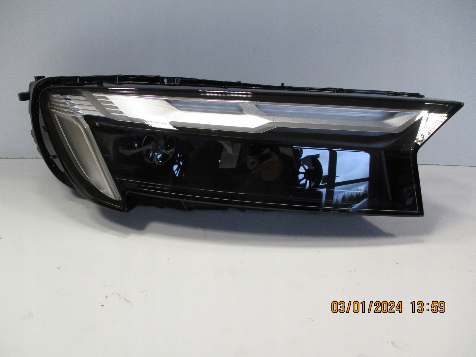 LAMPA PRAWA FULL LED AUDI Q7 4M0941012D