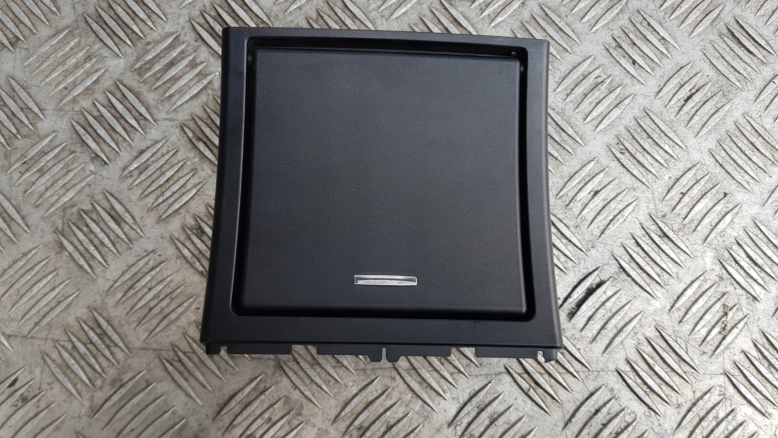 MERCEDES W212 passenger compartment ashtray A2126803750