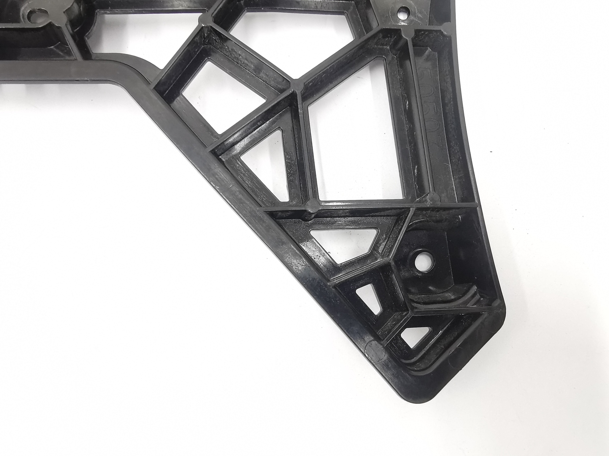 bumper bracket right rear part VW TAYRON 57L807394B