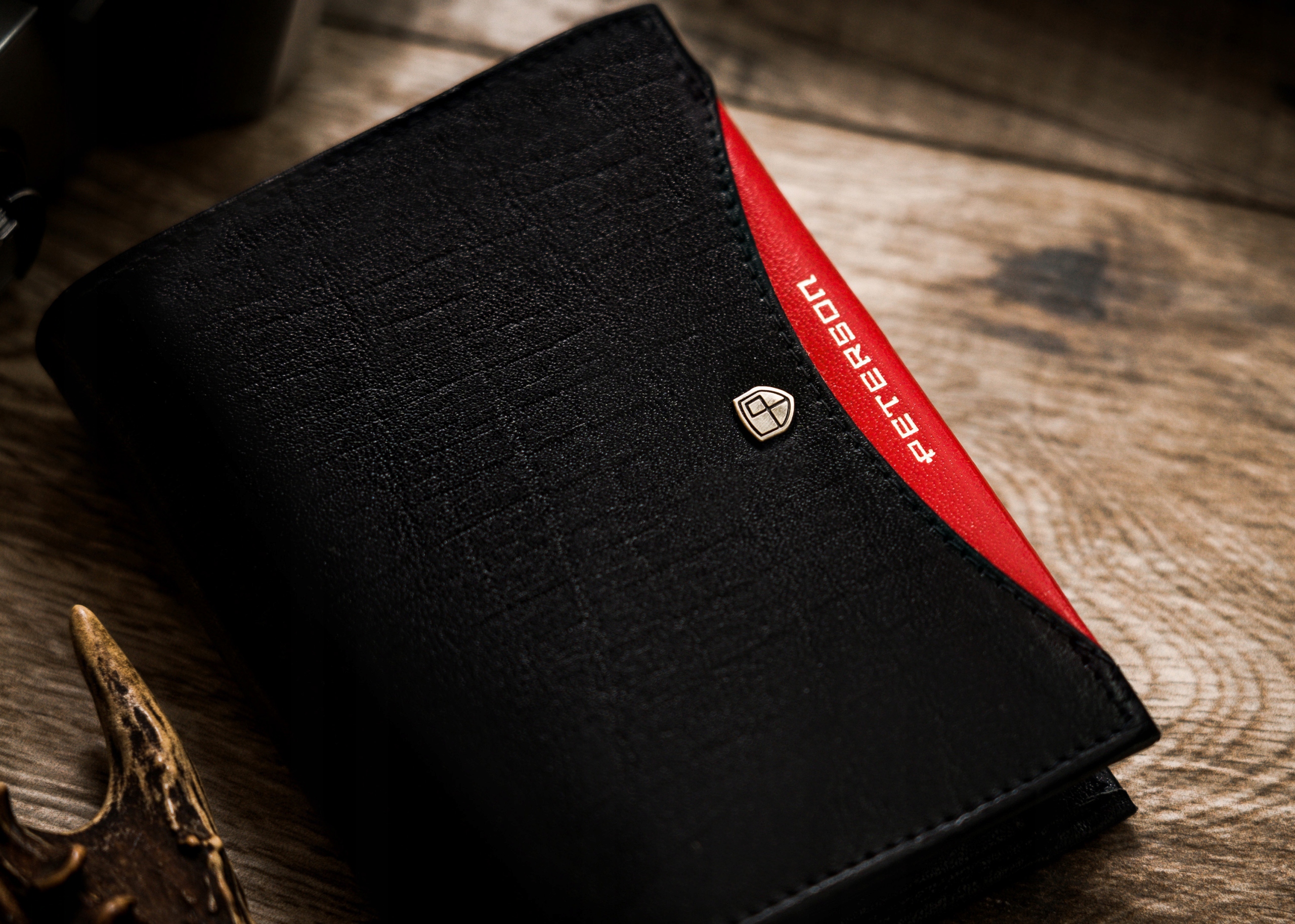 PETERSON PORTFEL SKÓRZANY MĘSKI OCHRONA KART RFID Kod producenta PTN 348.01-5927 BL+R