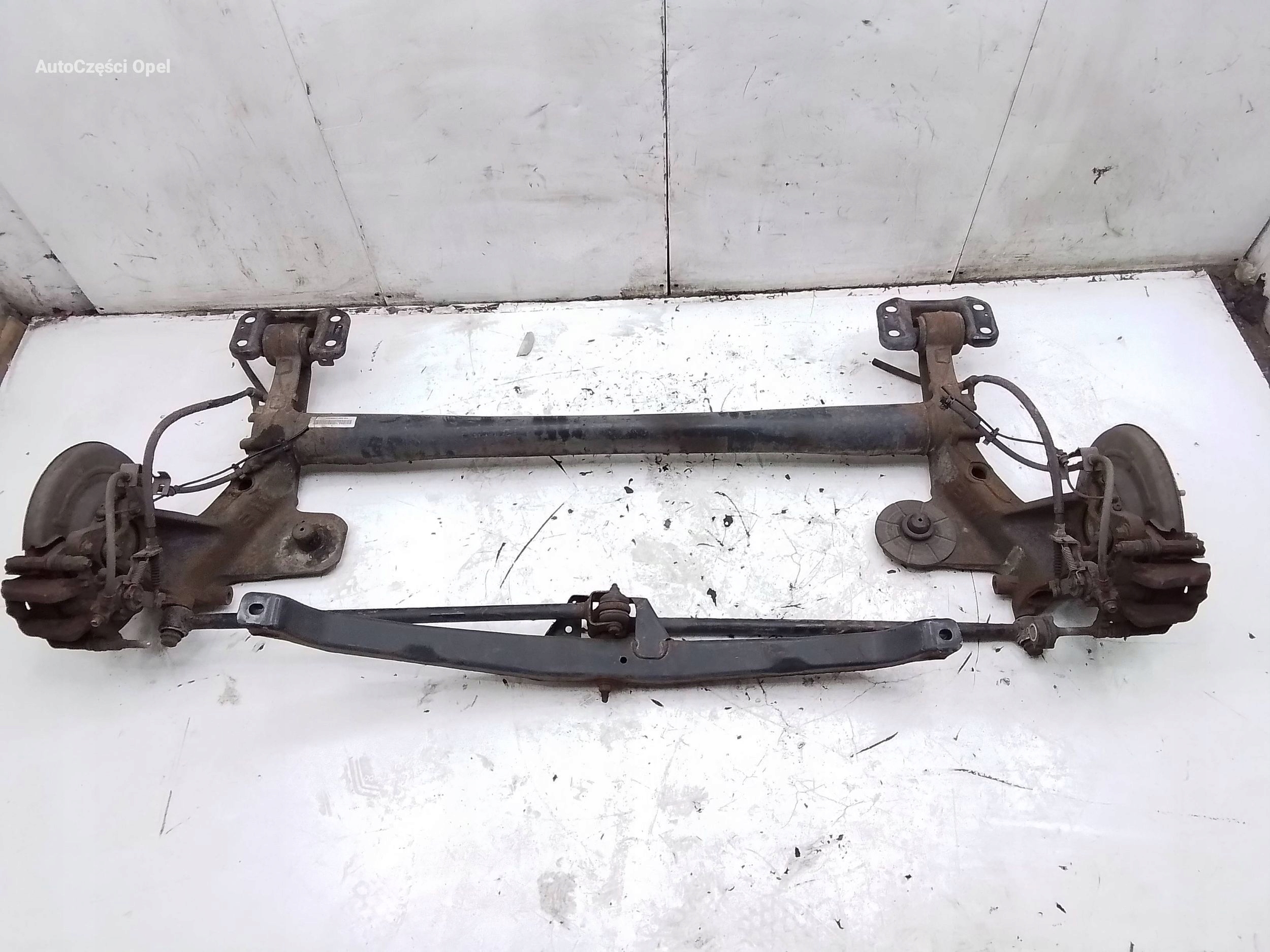 Opel Astra J GTC BELKA OSI WÓZEK TYLNEJ TYŁ