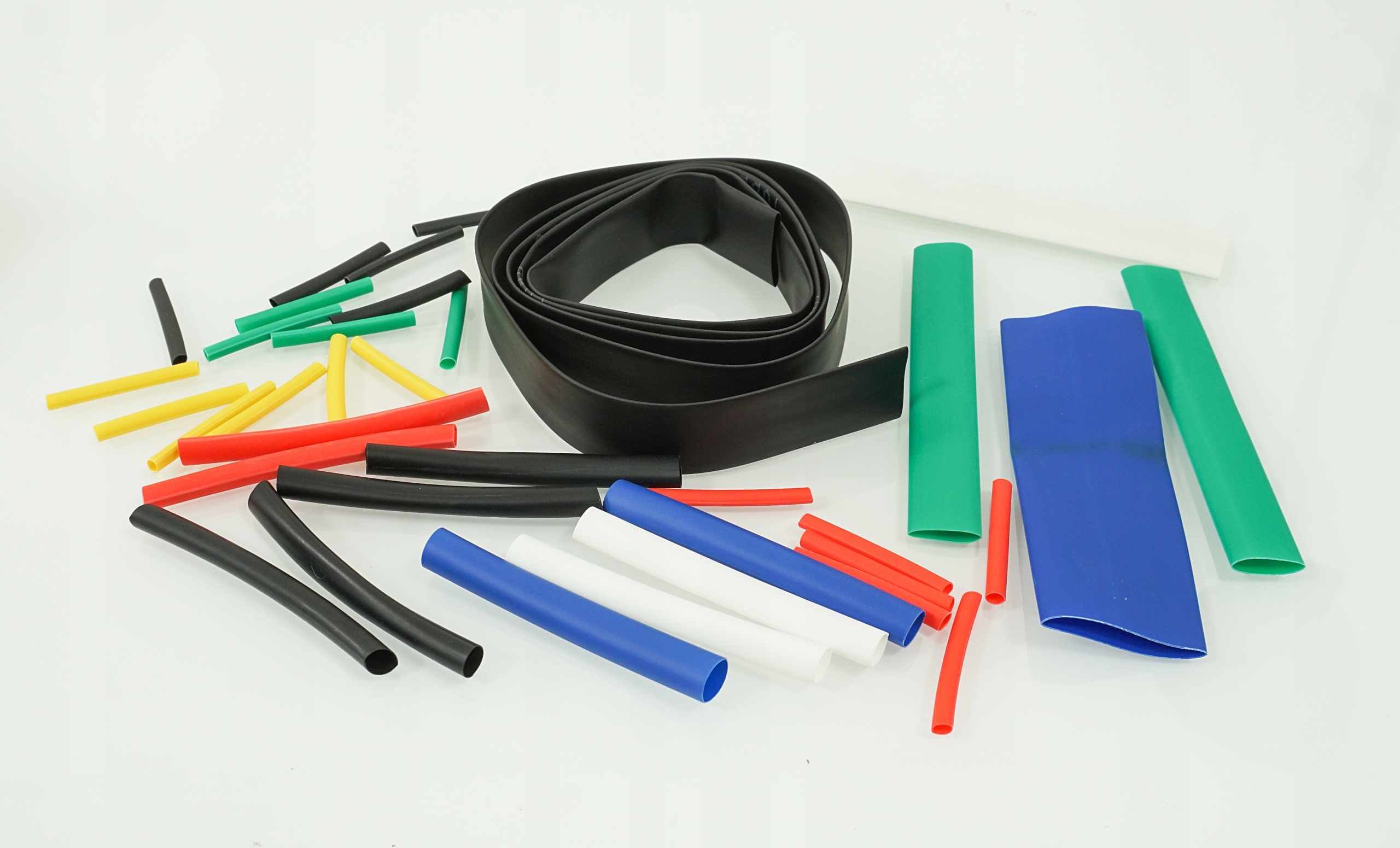 KOSZULKI OPASKI TERMOKURCZLIWE RURKI OSŁONKI ZESTAW RUREK TERMOKURCZLIWYCH Materiał polichlorek winylu (PVC)