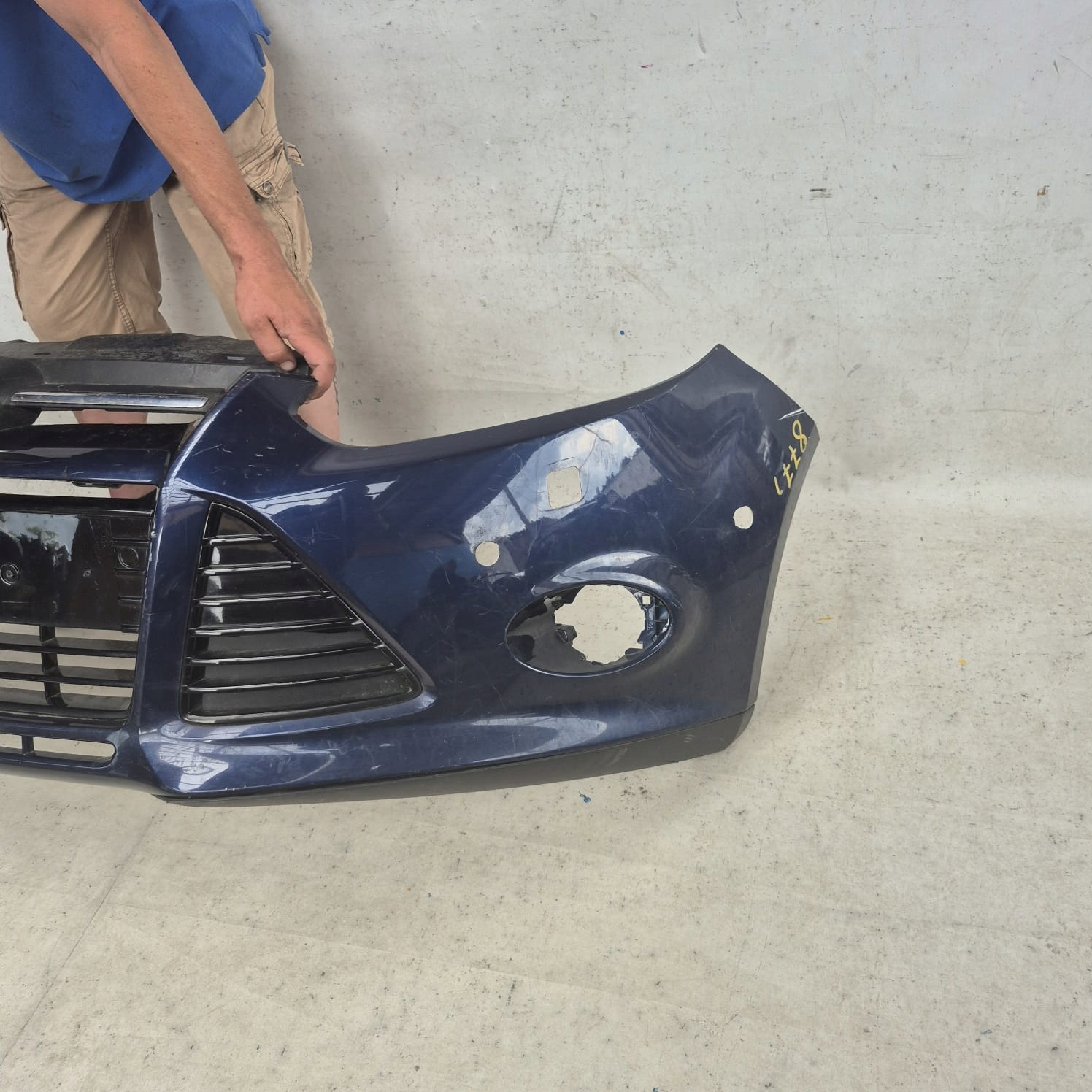 FORD FOCUS III 3 MK3 10-14 bumper front front washer PDC