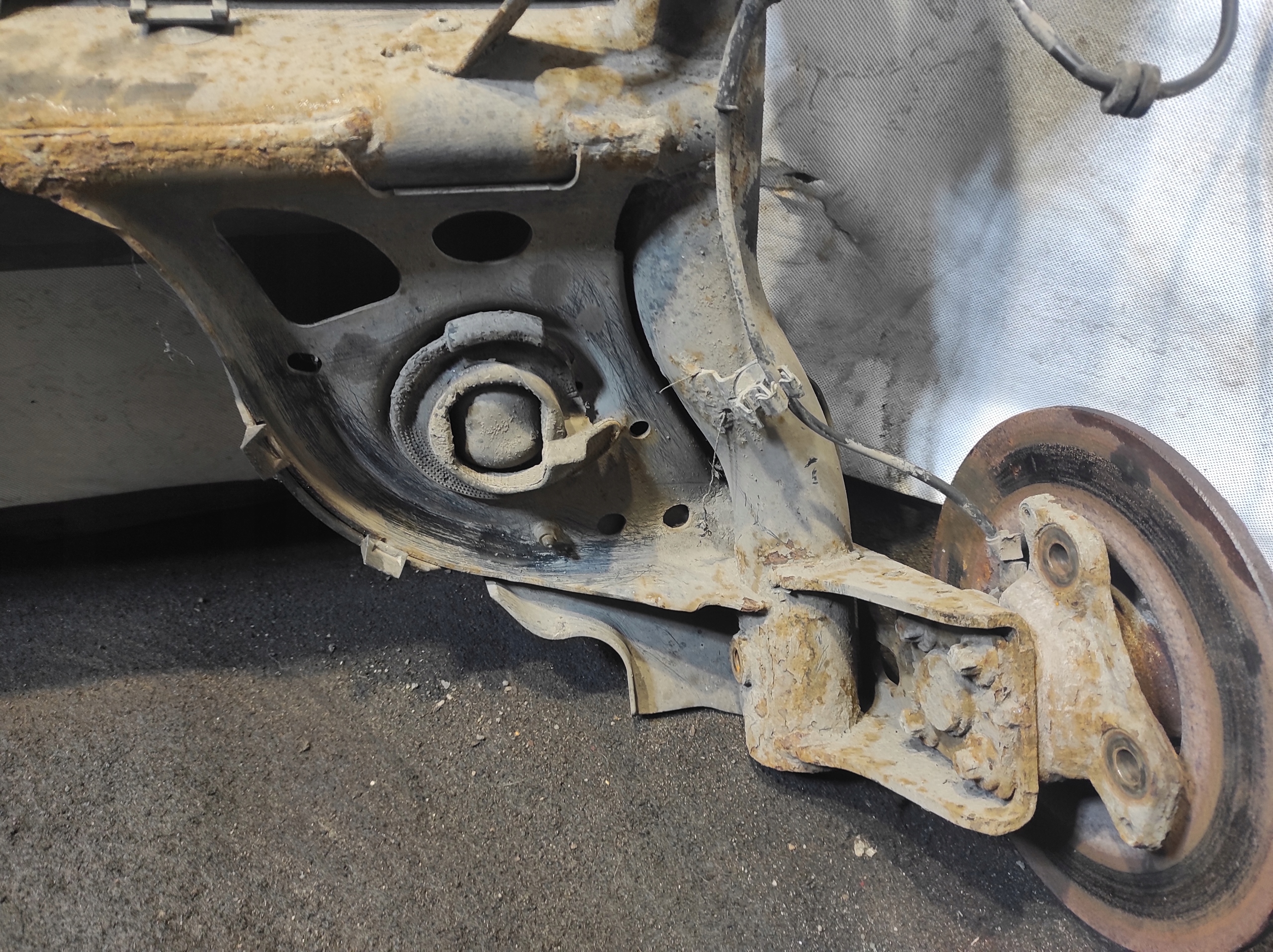 suspension beam rear part axis rear discs RENAULT MODUS 1.6