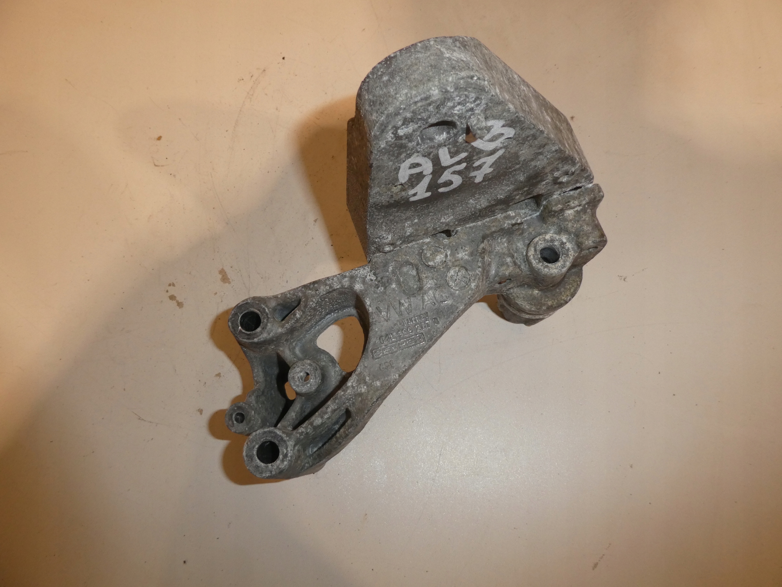 engine mount VW SEAT SKODA VW 04L199207B