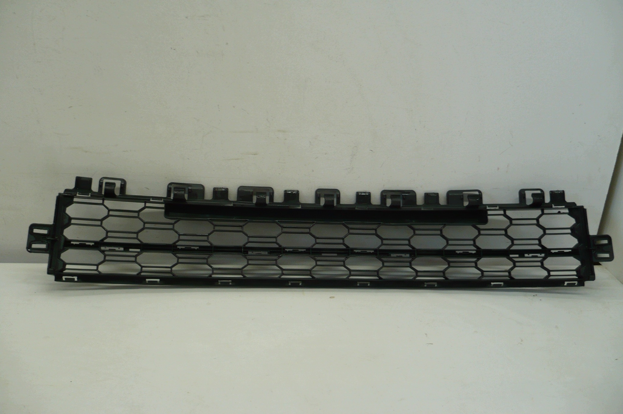 SKODA OCTAVIA IV 4 grid of a bumper front central original 19