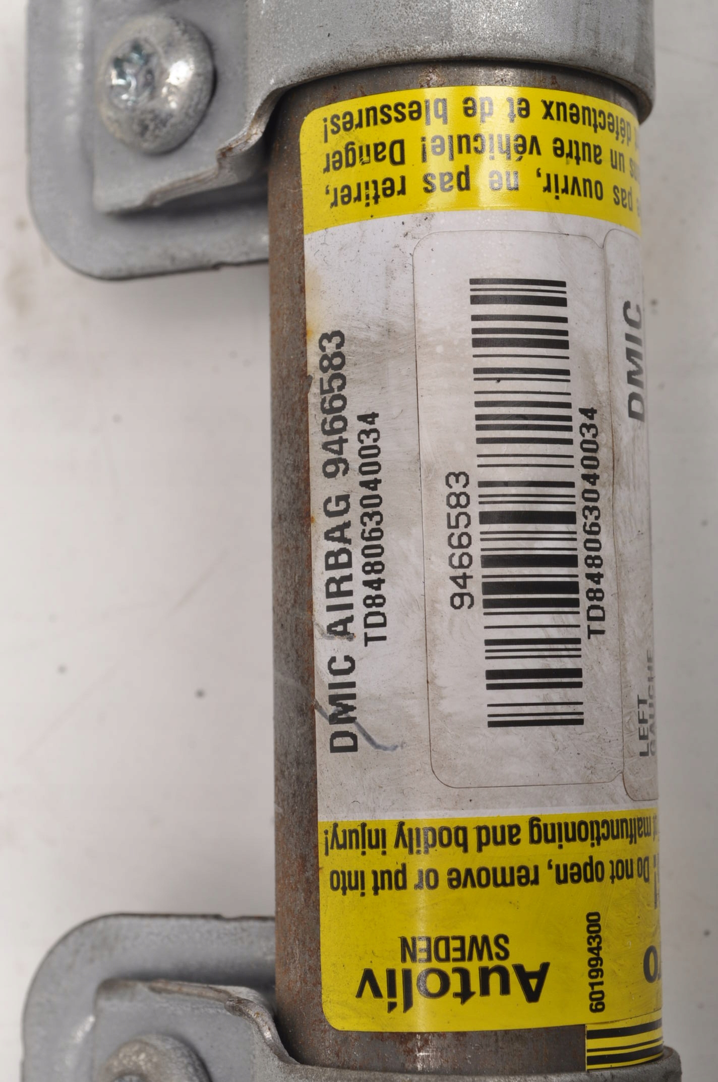 volvo C70 II пиропатрон подушки безопасности левый 9466583