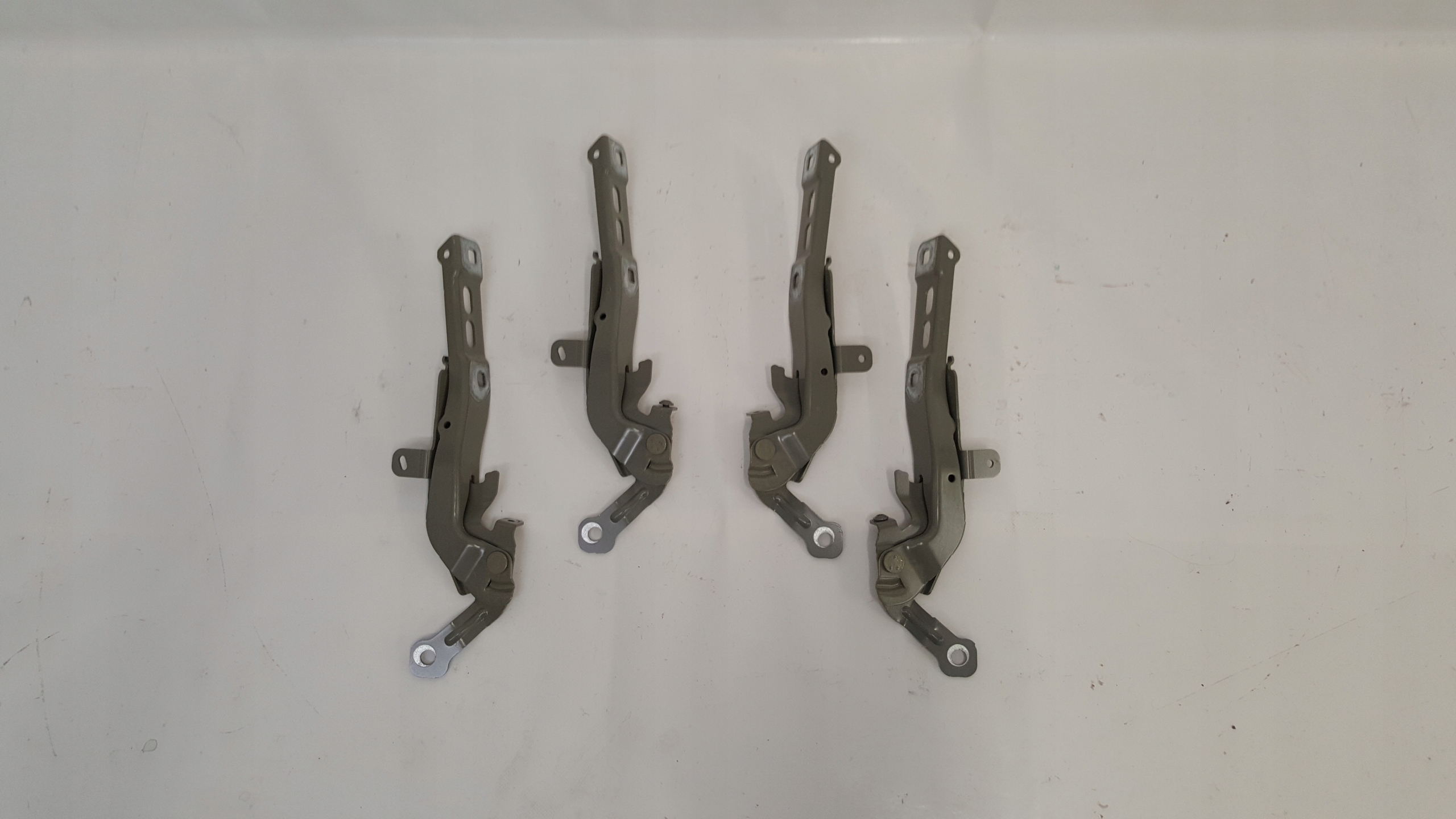 Peugeot 2008 2 II петлі капота спереду 2019-2021r