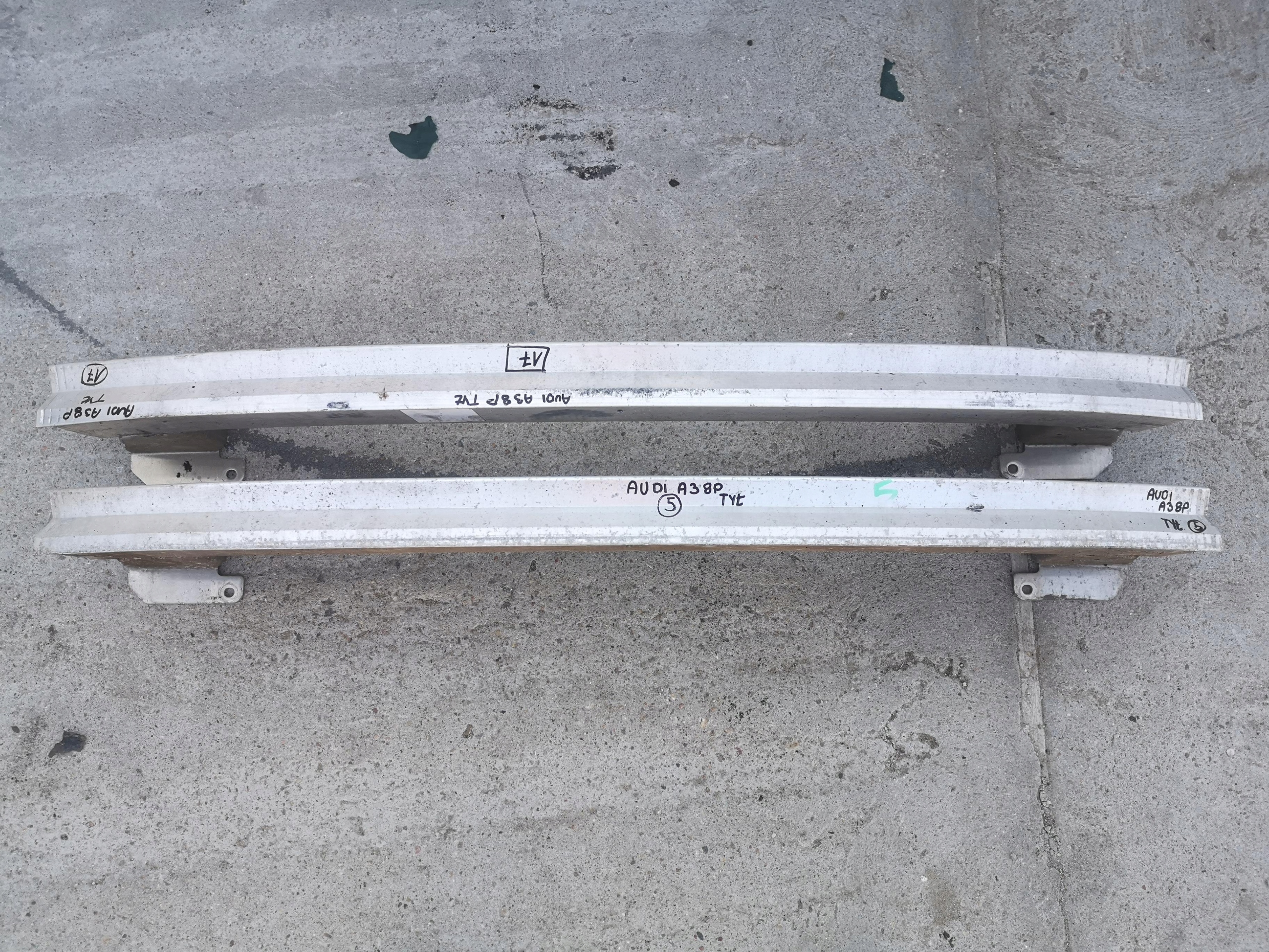 BELKA ZDERZAK TYL AUDI A3 8P LIFT 5D 5DRZWI LATA 2008-2012