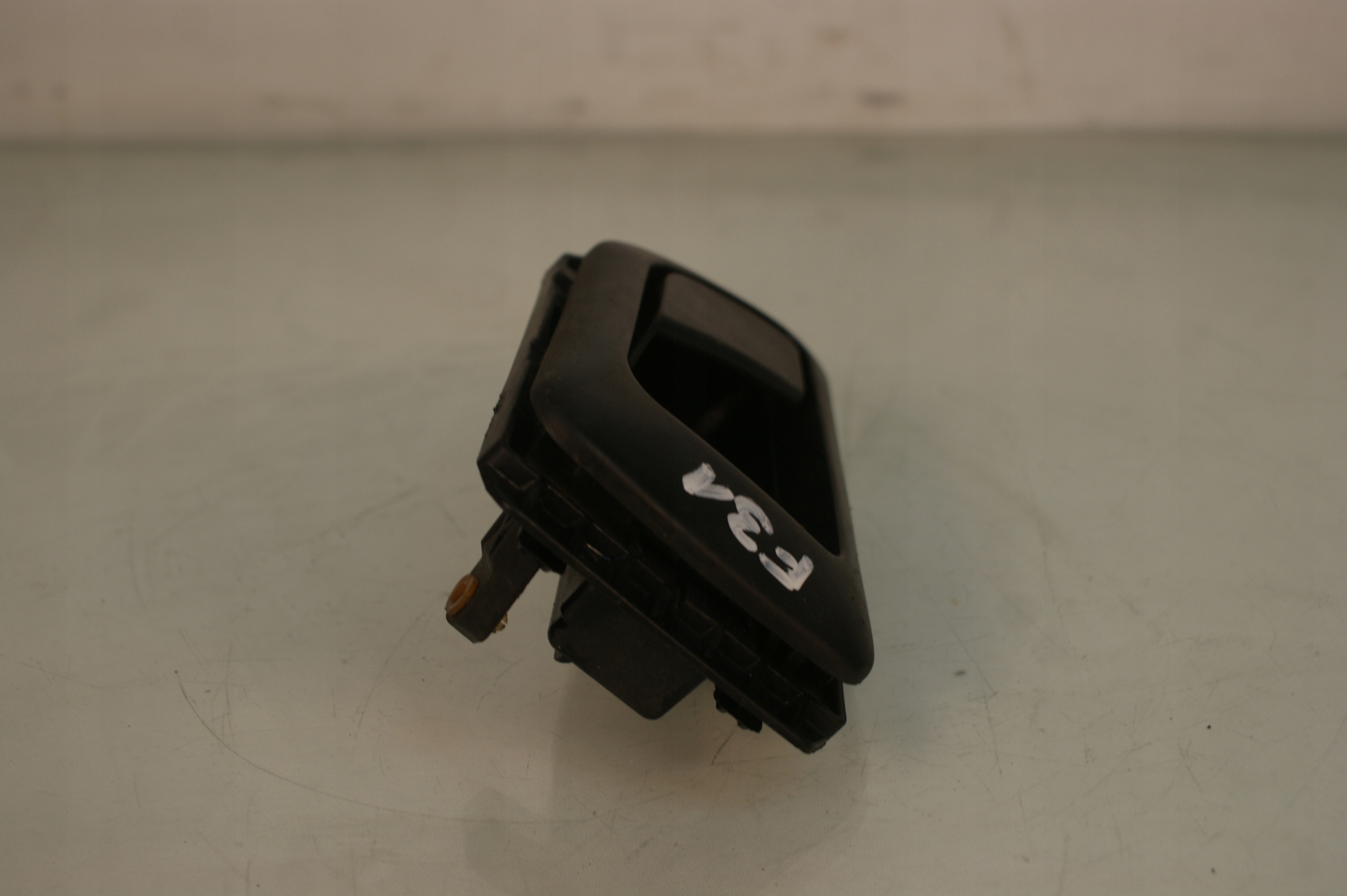 KLAMKA WEWNĘTRZNA PRAWY PRZÓD PARTNER I LIFT Numer katalogowy części 9621422877