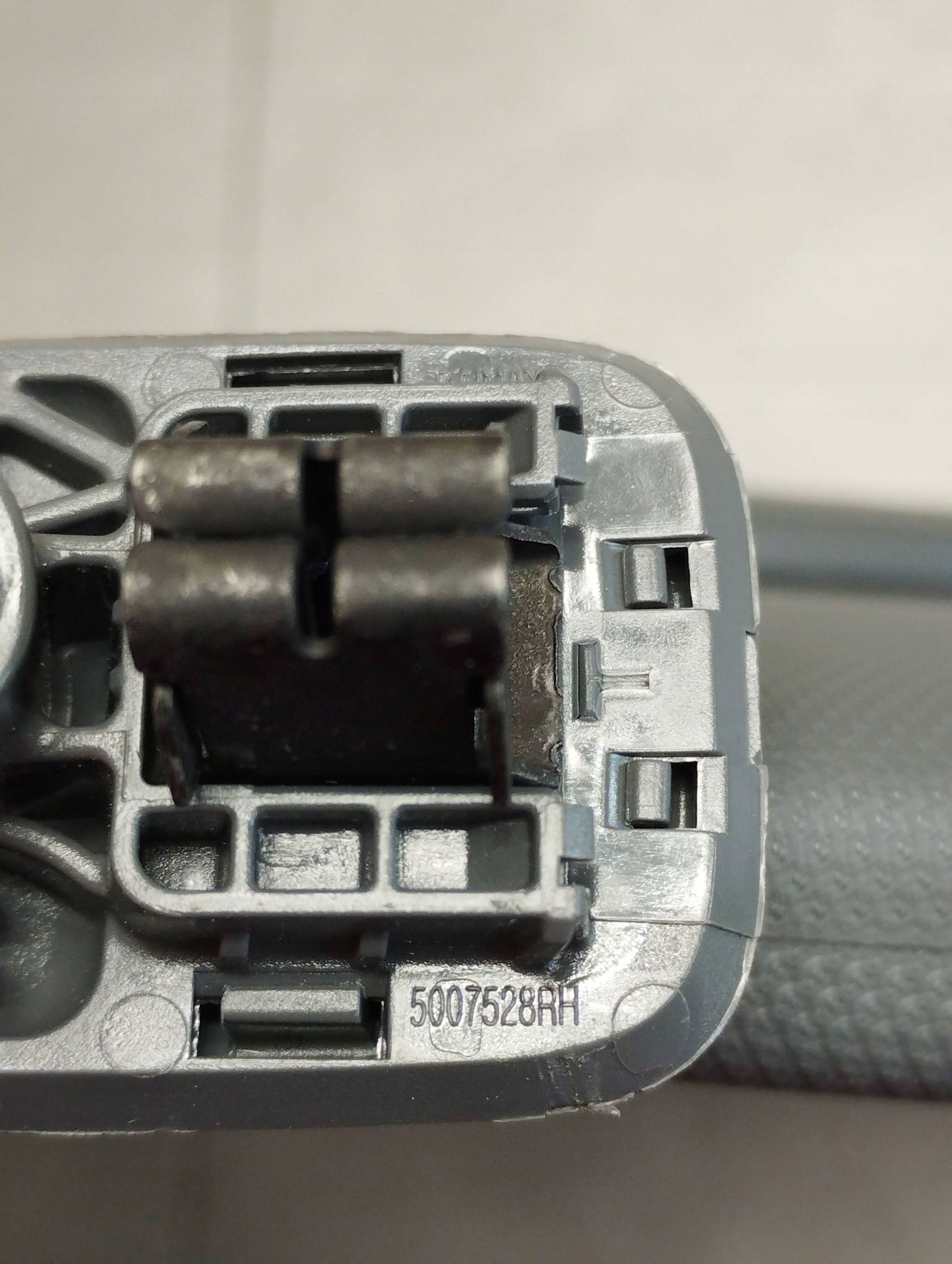 Audi Q4 e-tron ALETTA PARASOLE Destro 5007528RH