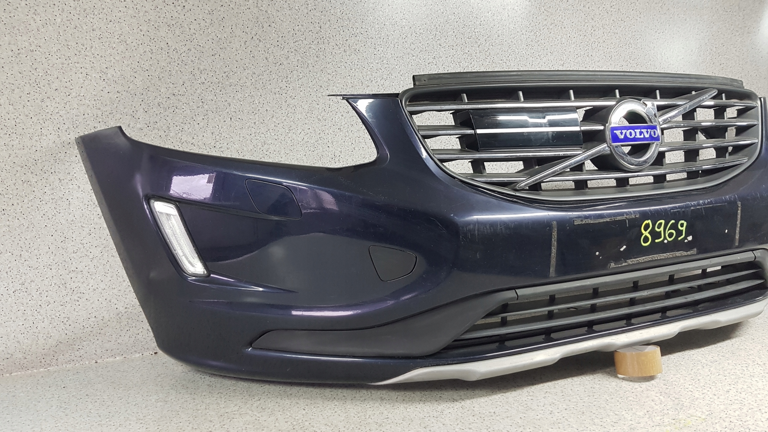 VOLVO XC60 XC 60 LIFT 2013 - bumper front 8969