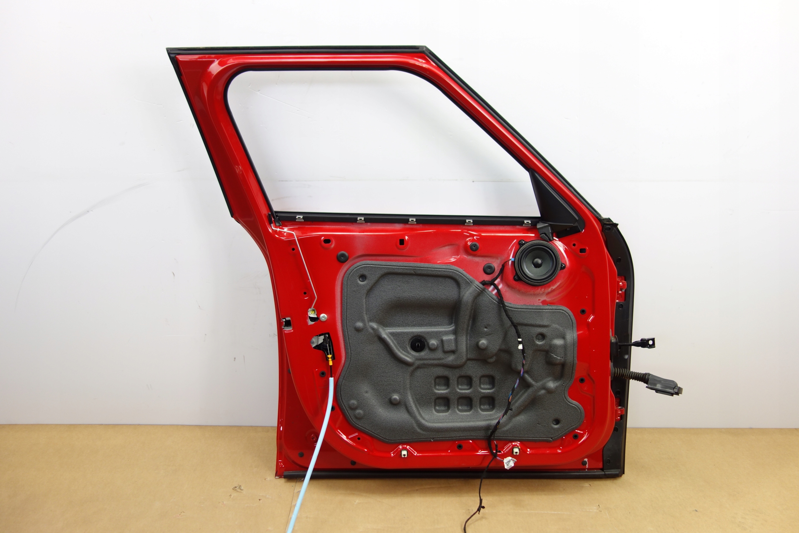 DRZWI LEWE PRZEDNIE MINI F60 LIFT 851 CHILI RED Typ samochodu Samochody osobowe