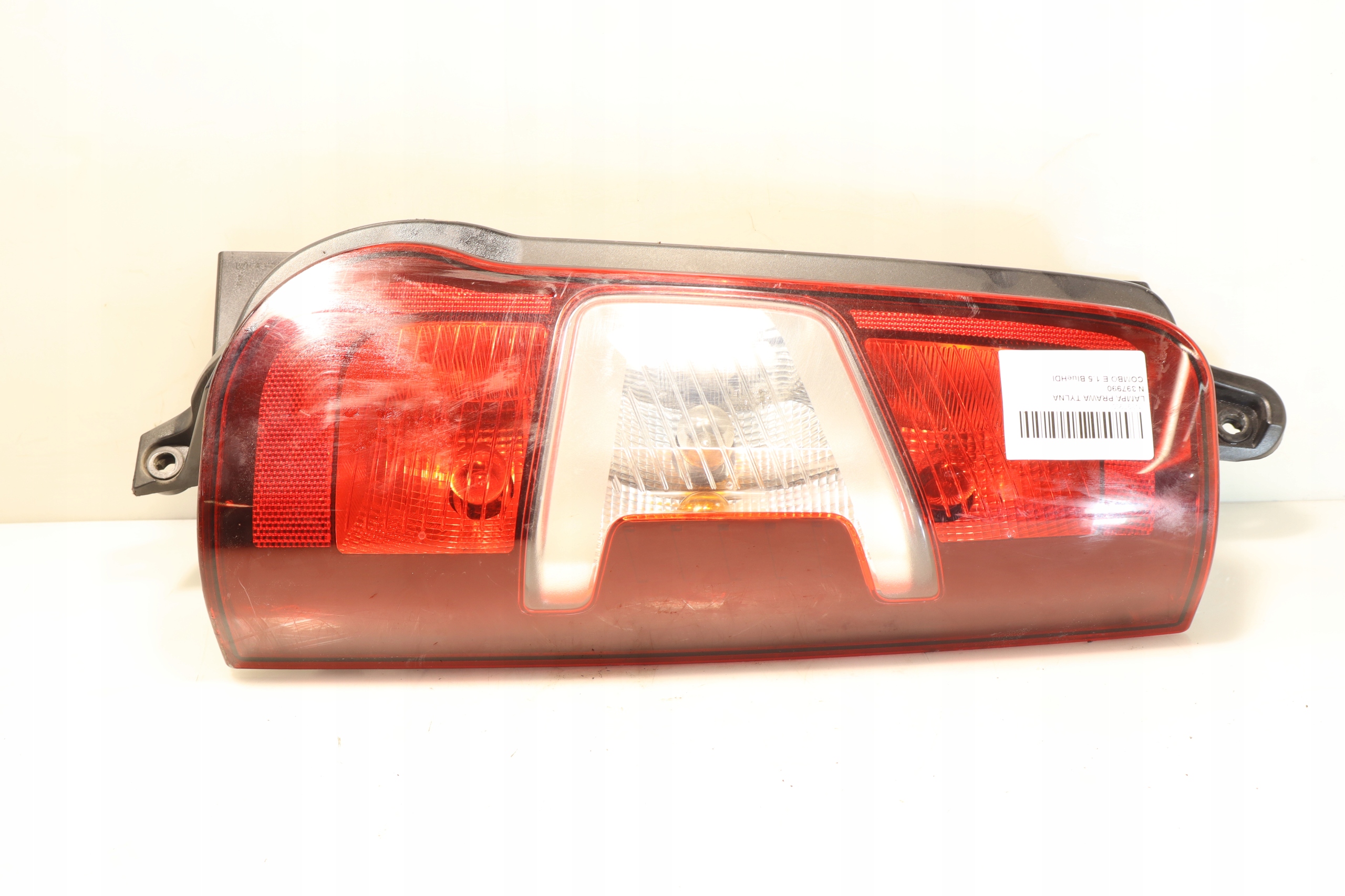 LAMPA PRAWA TYLNA OPEL COMBO E MINIVAN